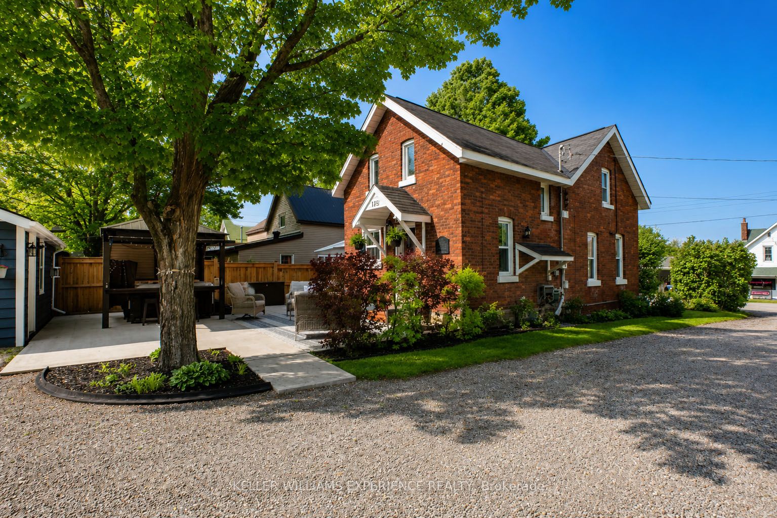 15 Leonard Avenue Property Photo 4