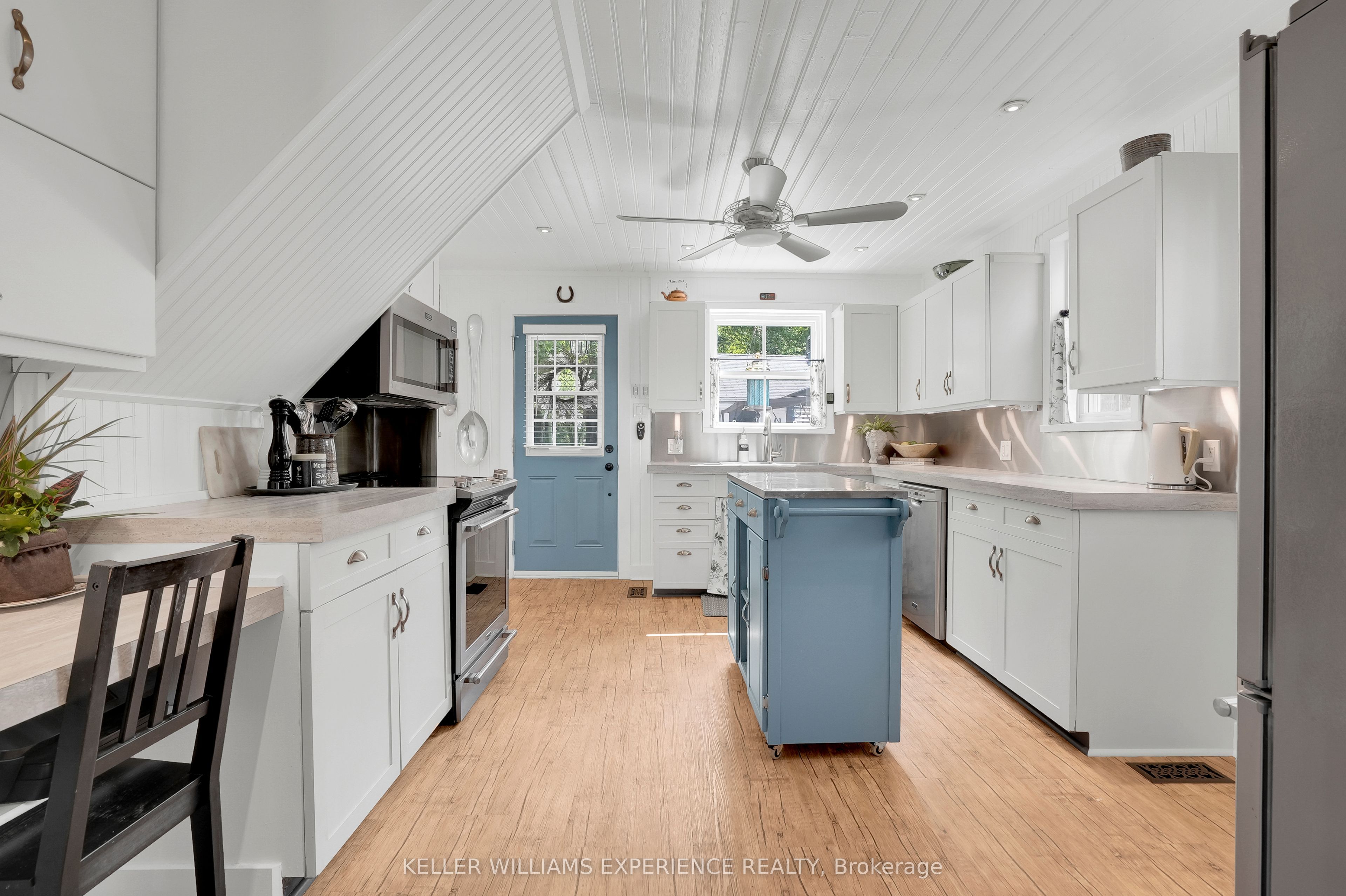 15 Leonard Avenue Property Photo 8