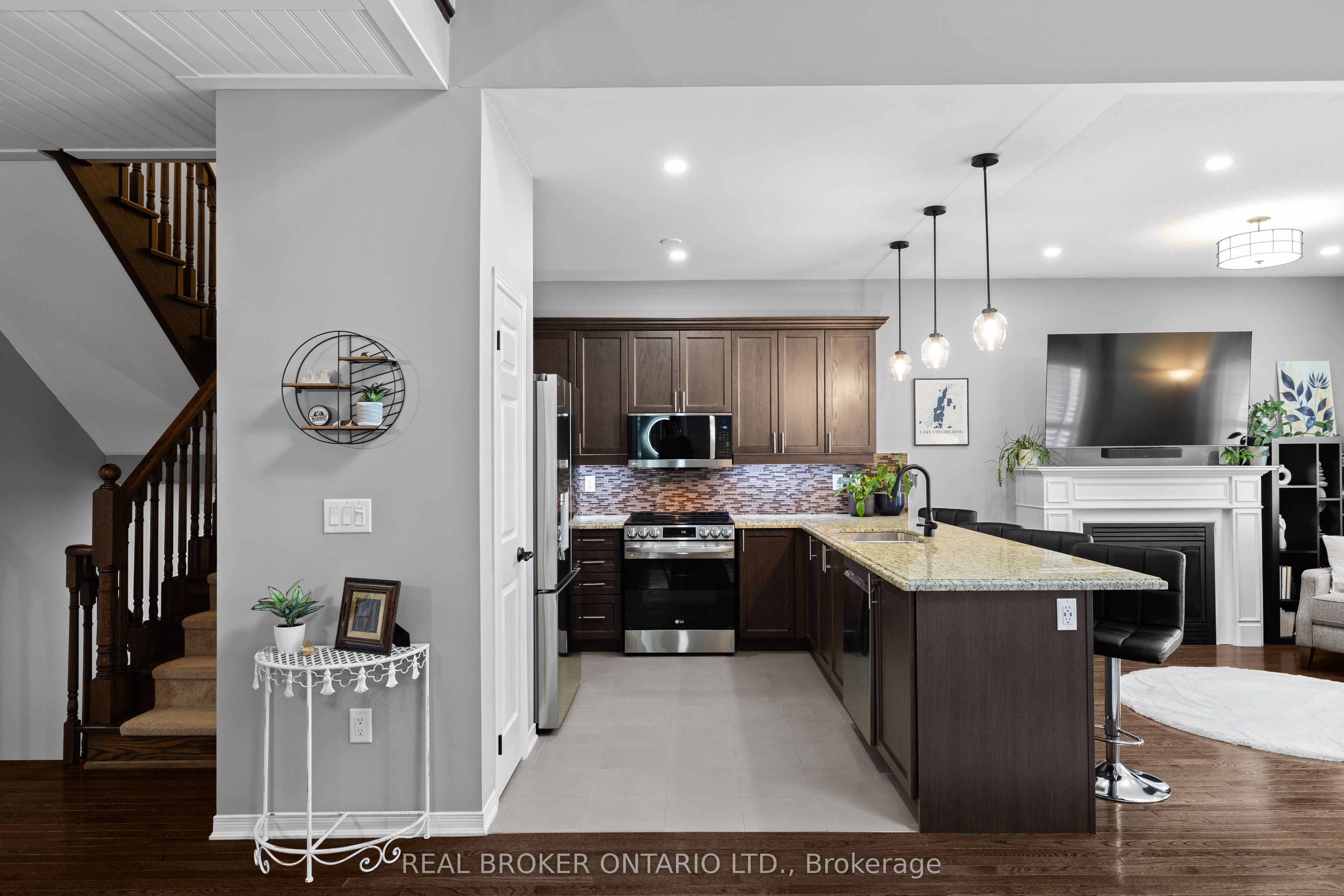 3321 Beach Club Boulevard Property Photo 14