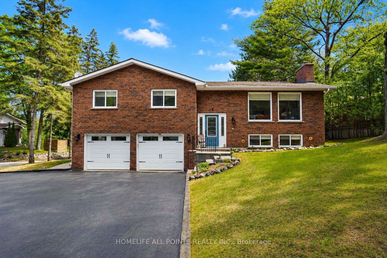 4 SCHOONER Drive Property Photo 1