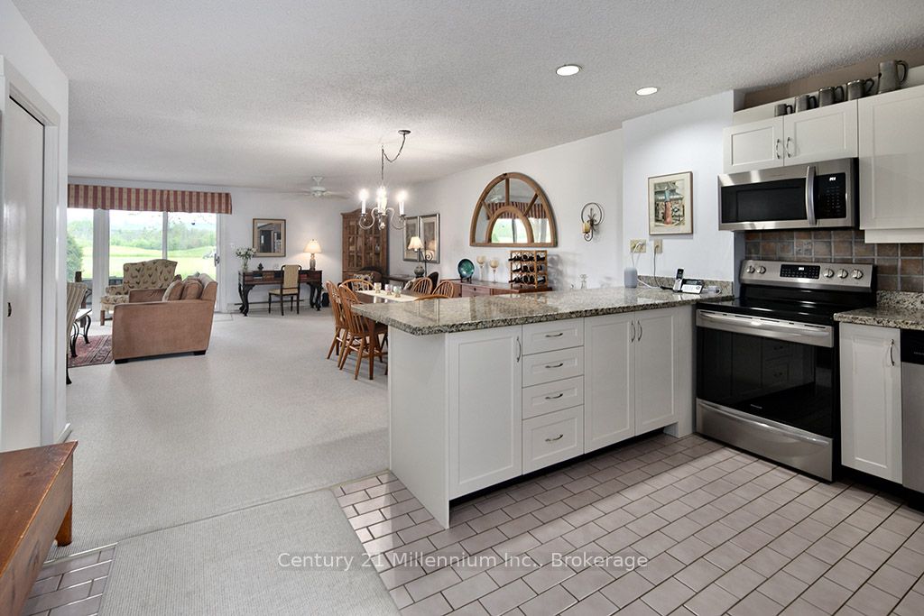 500 Oxbow Crescent Property Photo 4