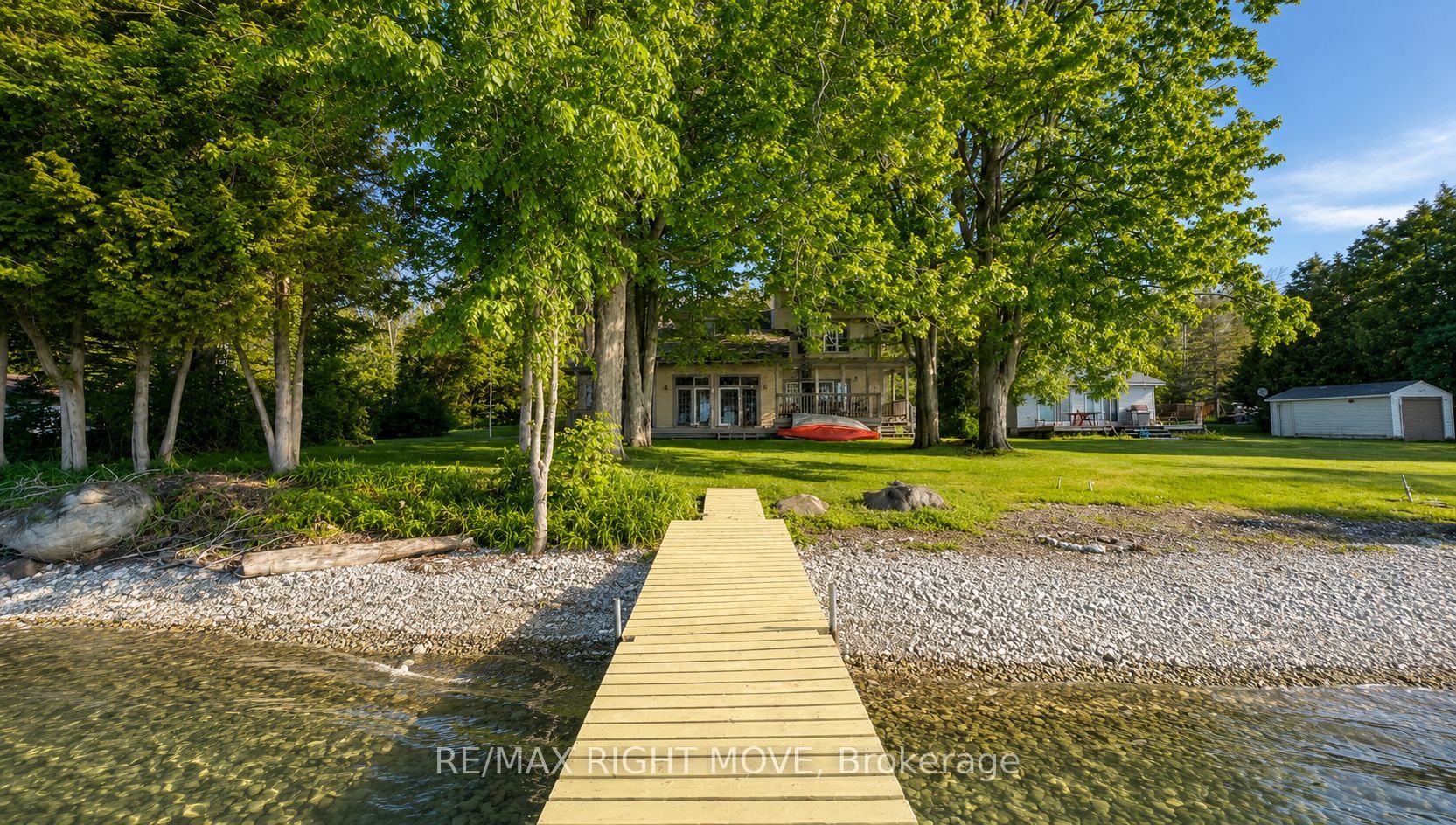 3866 Glenrest Drive Property Photo 4