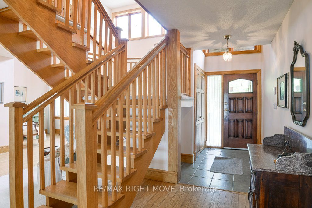 3866 Glenrest Drive Property Photo 12