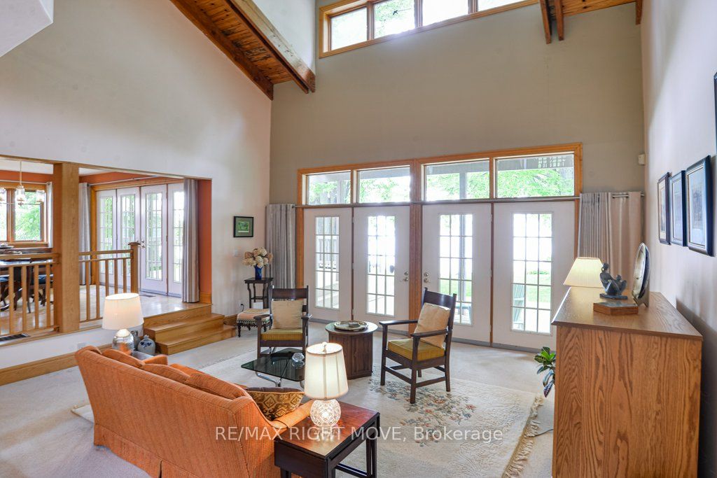 3866 Glenrest Drive Property Photo 14