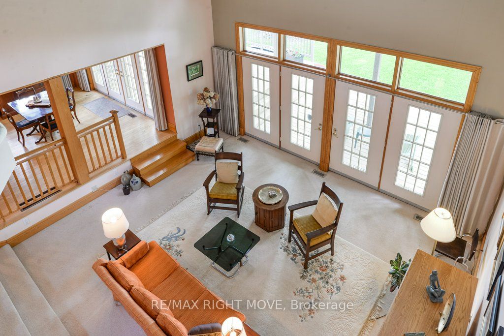 3866 Glenrest Drive Property Photo 15