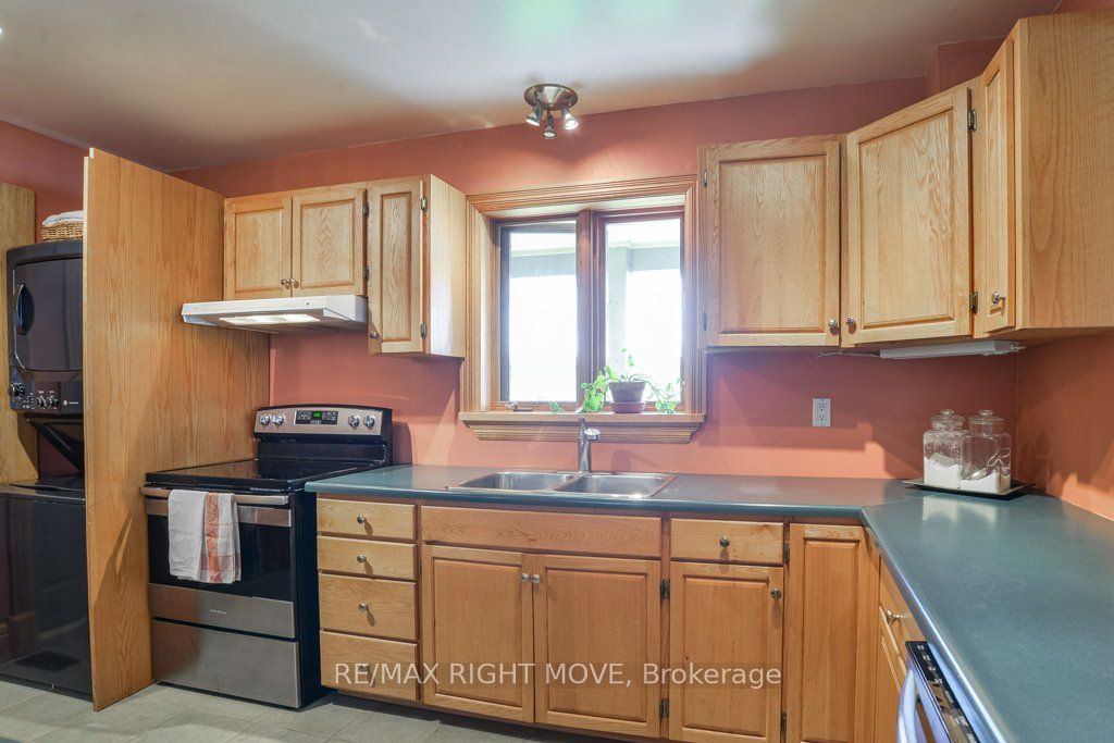 3866 Glenrest Drive Property Photo 21