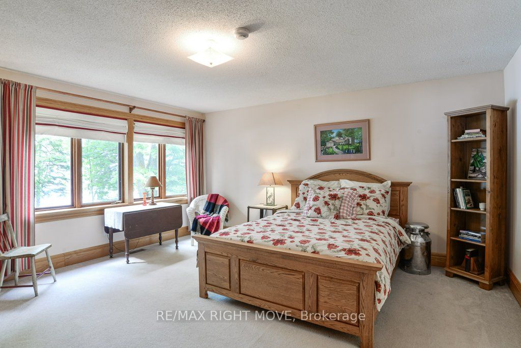 3866 Glenrest Drive Property Photo 28