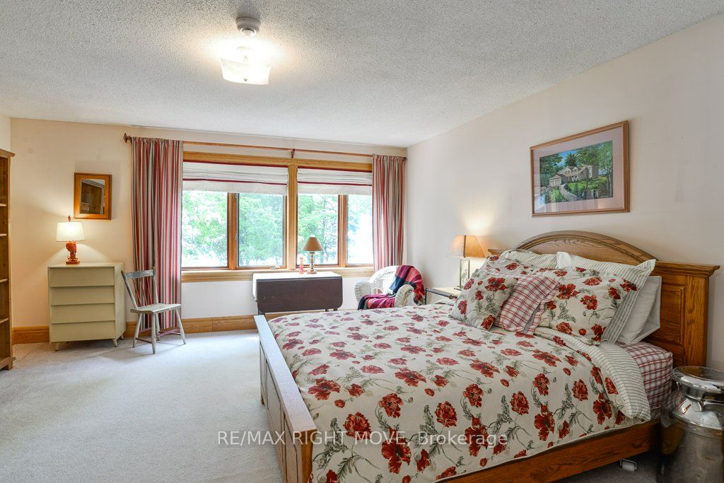 3866 Glenrest Drive Property Photo 29