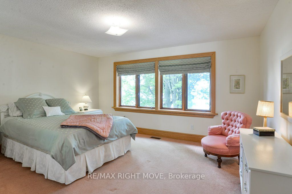 3866 Glenrest Drive Property Photo 32