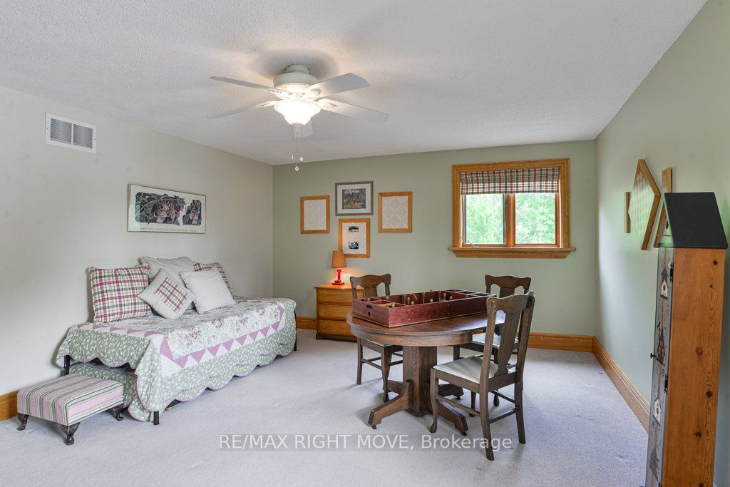 3866 Glenrest Drive Property Photo 33