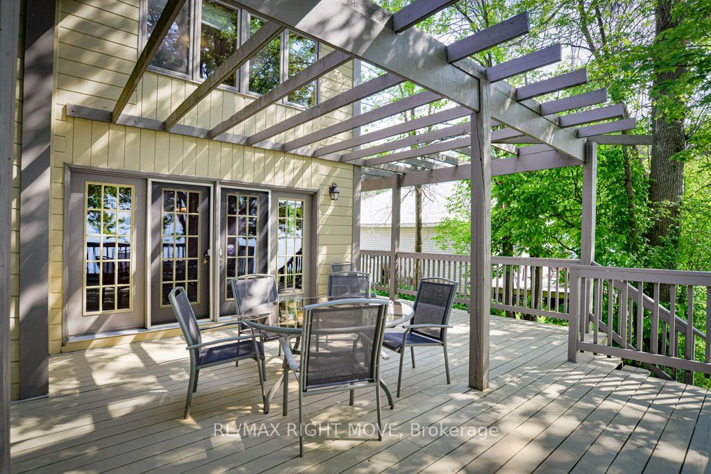 3866 Glenrest Drive Property Photo 38