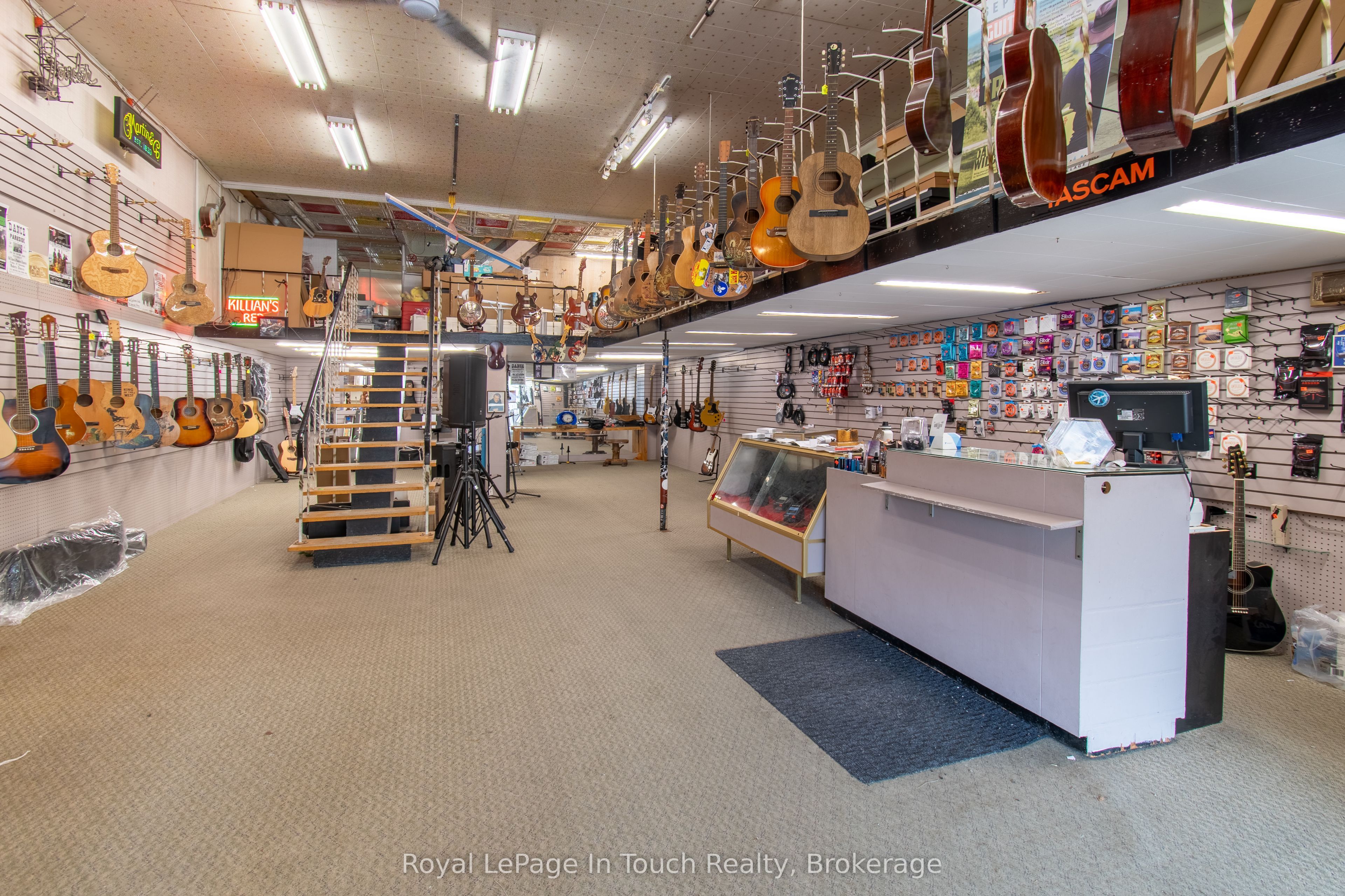 280 King Street Property Photo 9