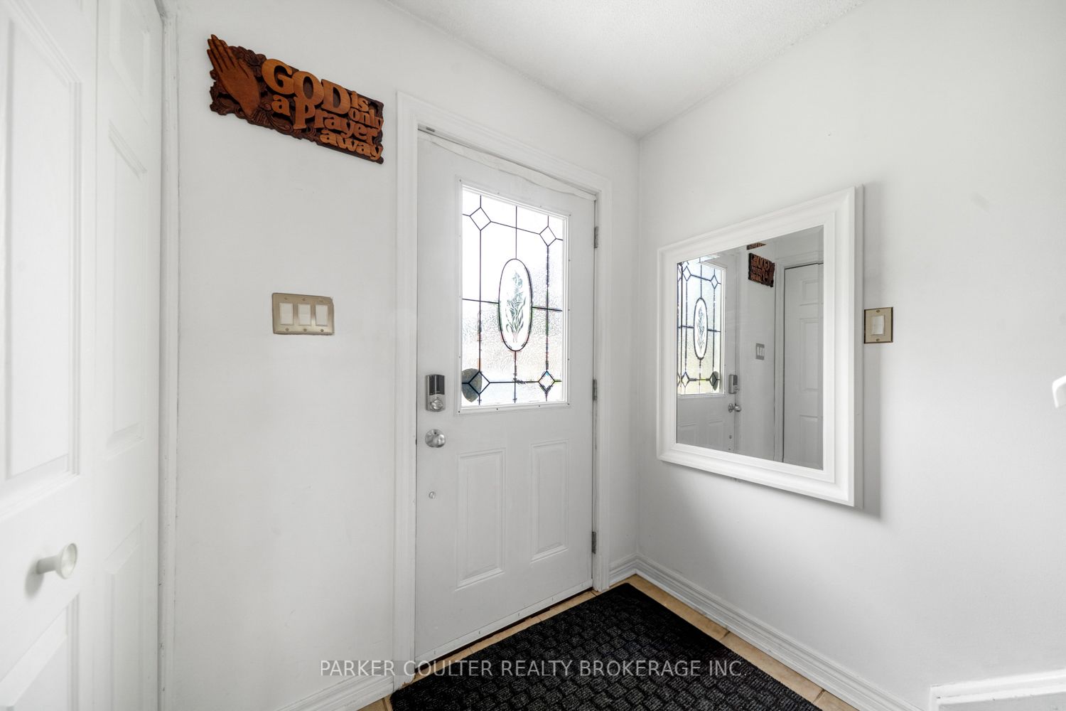 23 Chaucer Crescent Property Photo 2