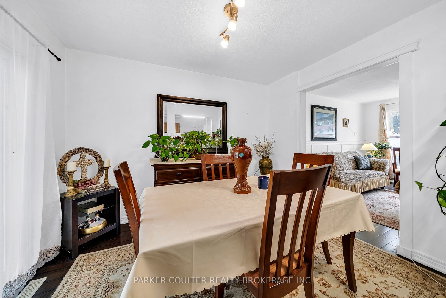 23 Chaucer Crescent Property Photo 7