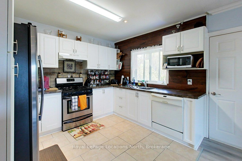 32 River Road E Property Photo 18