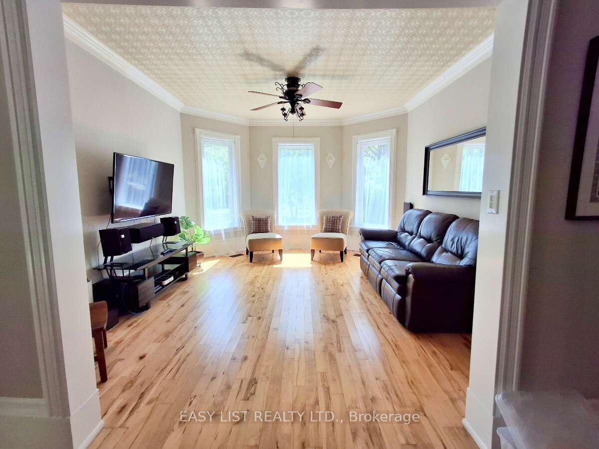 9 River Street Property Photo 8