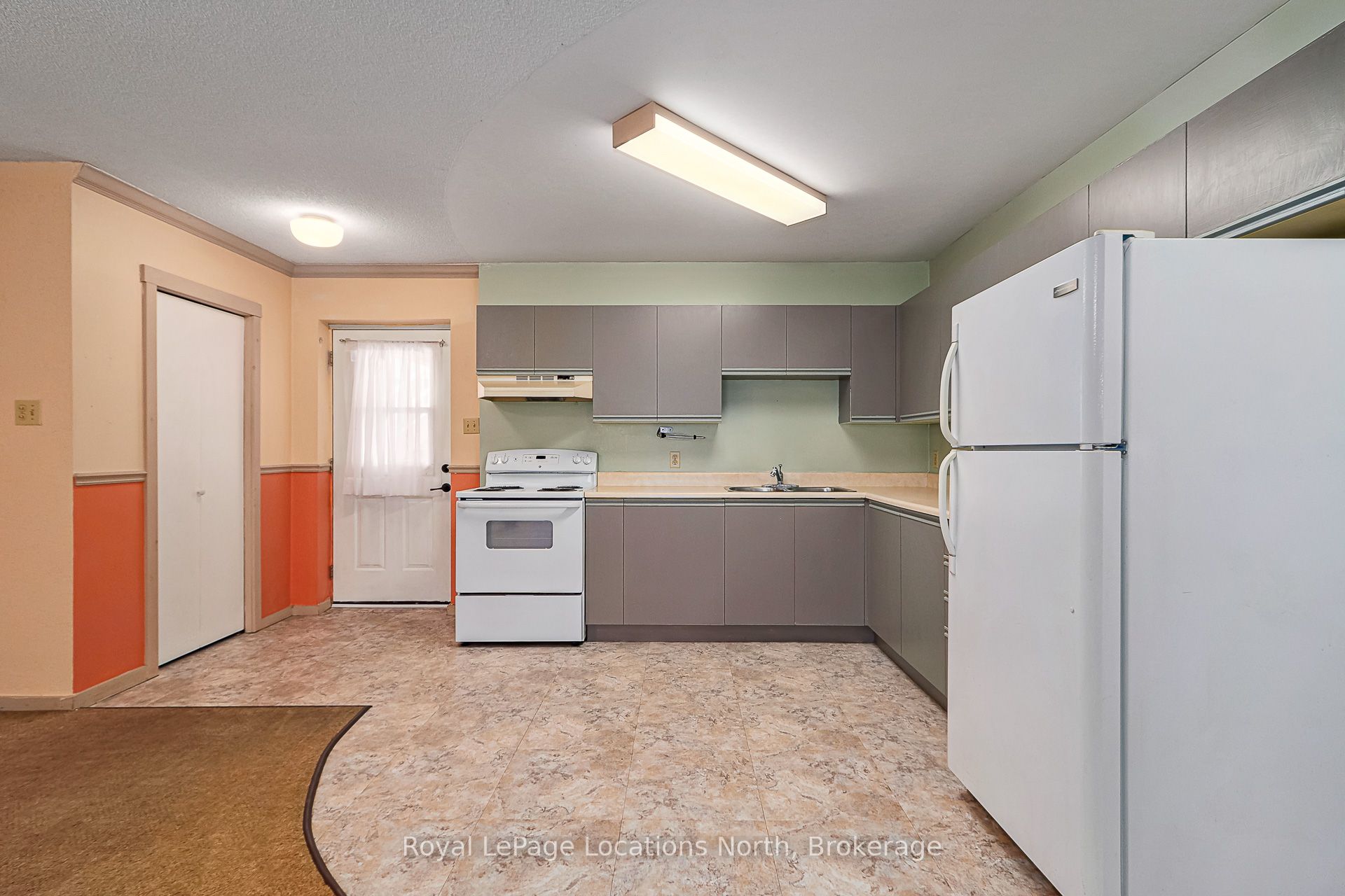 891 River Road W 1 Property Photo 4