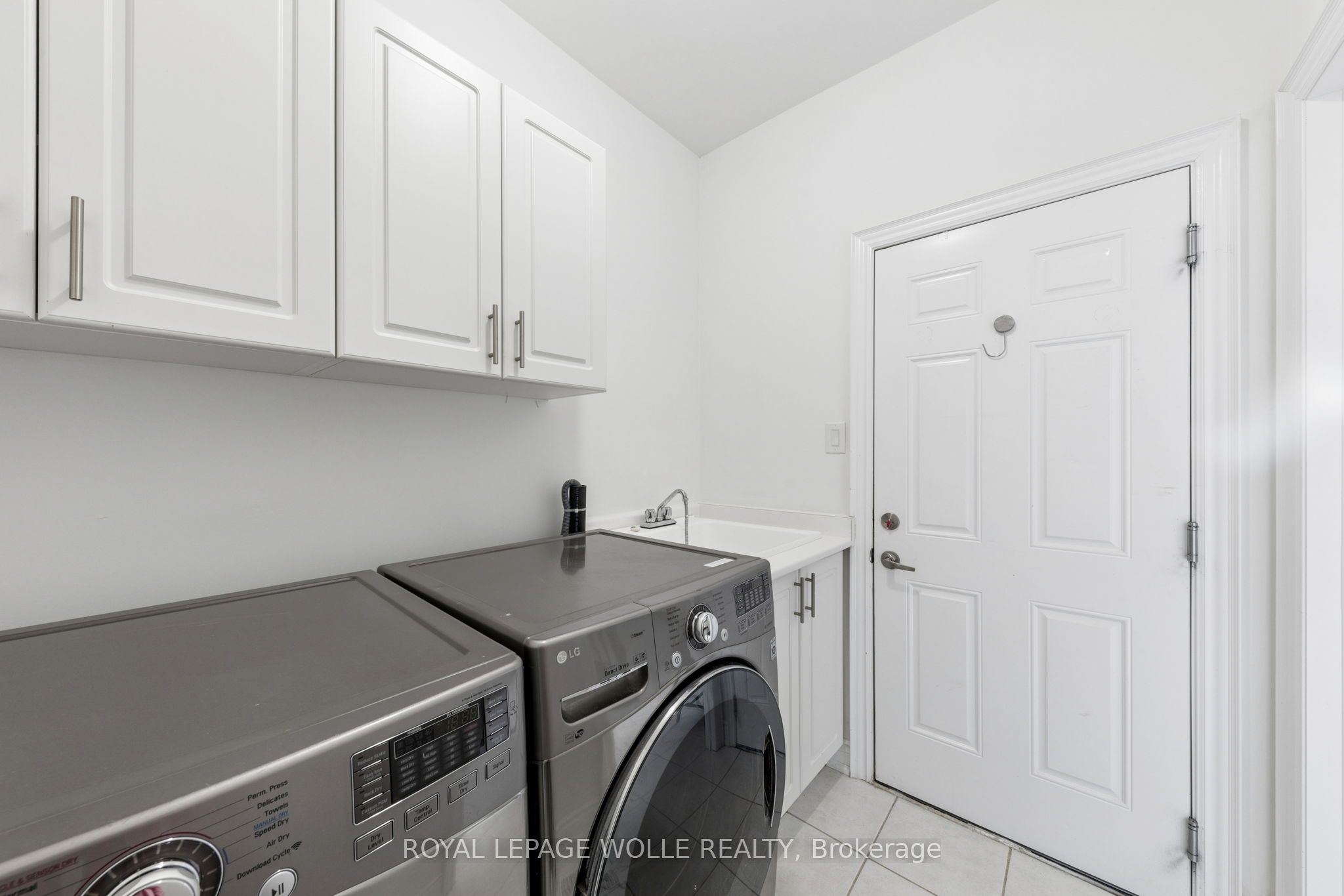 43 Allegra Drive Property Photo 8