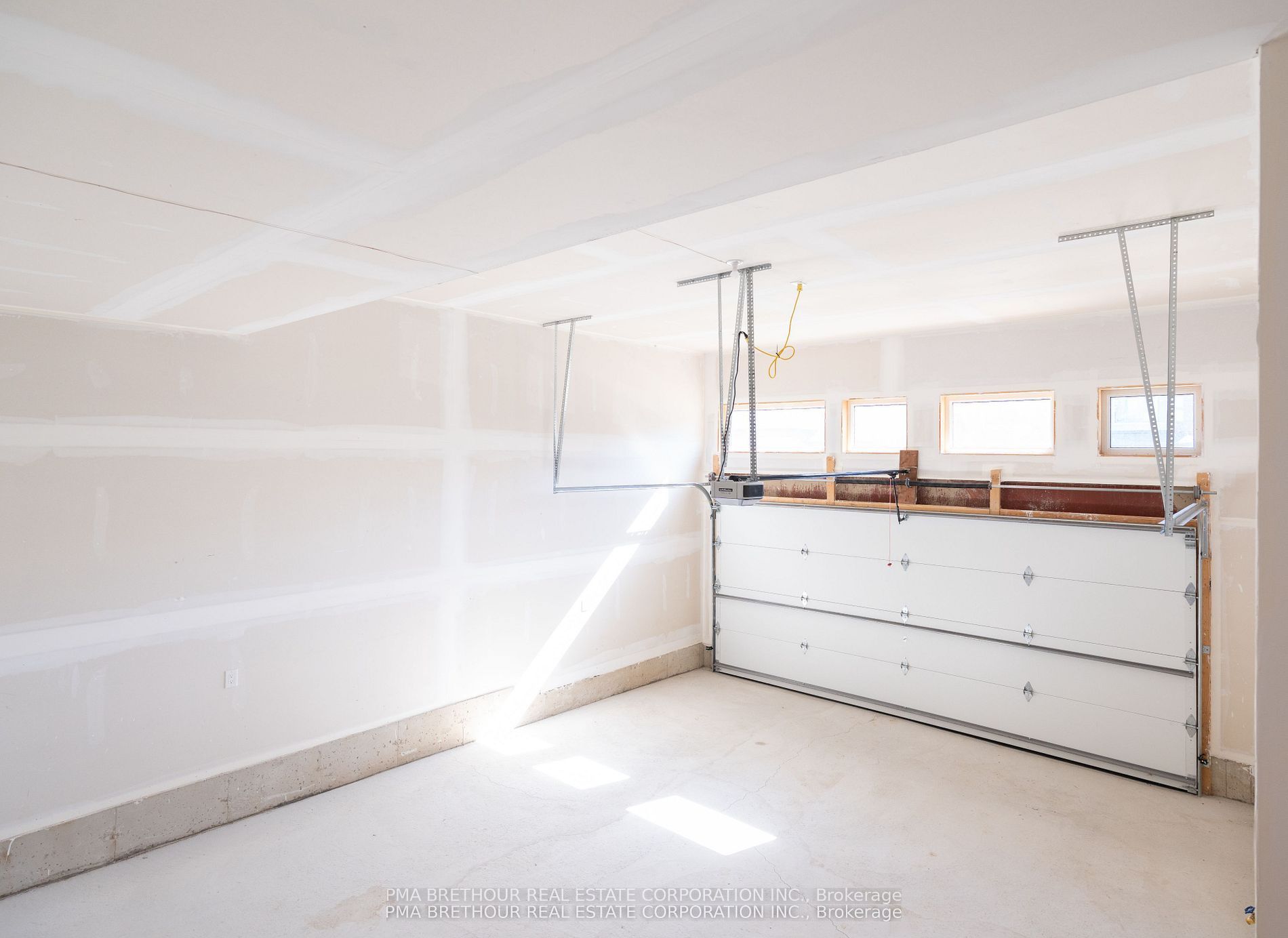 3164 Searidge Street Property Photo 10
