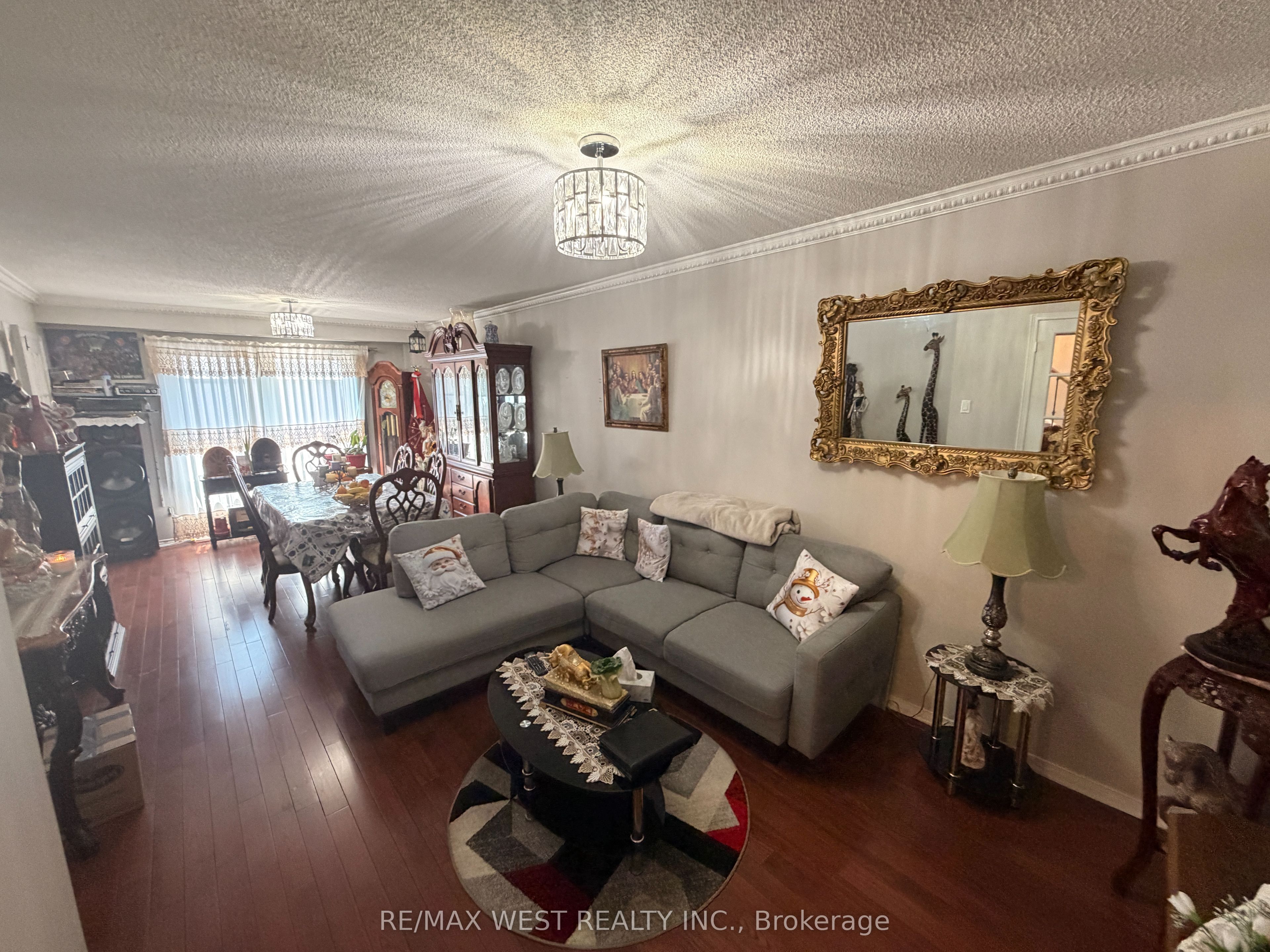 87 Athabaska Road Property Photo 3