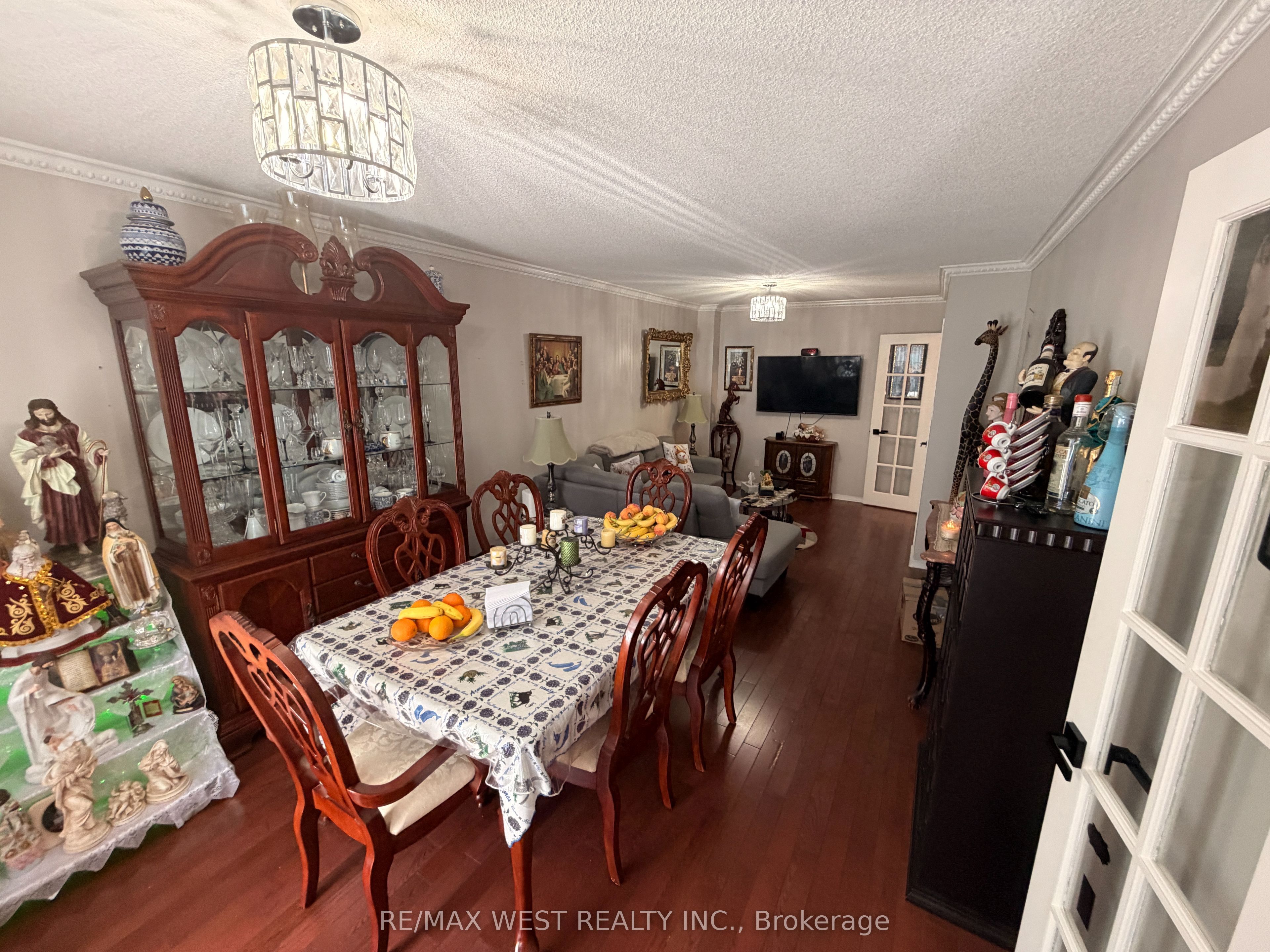 87 Athabaska Road Property Photo 4