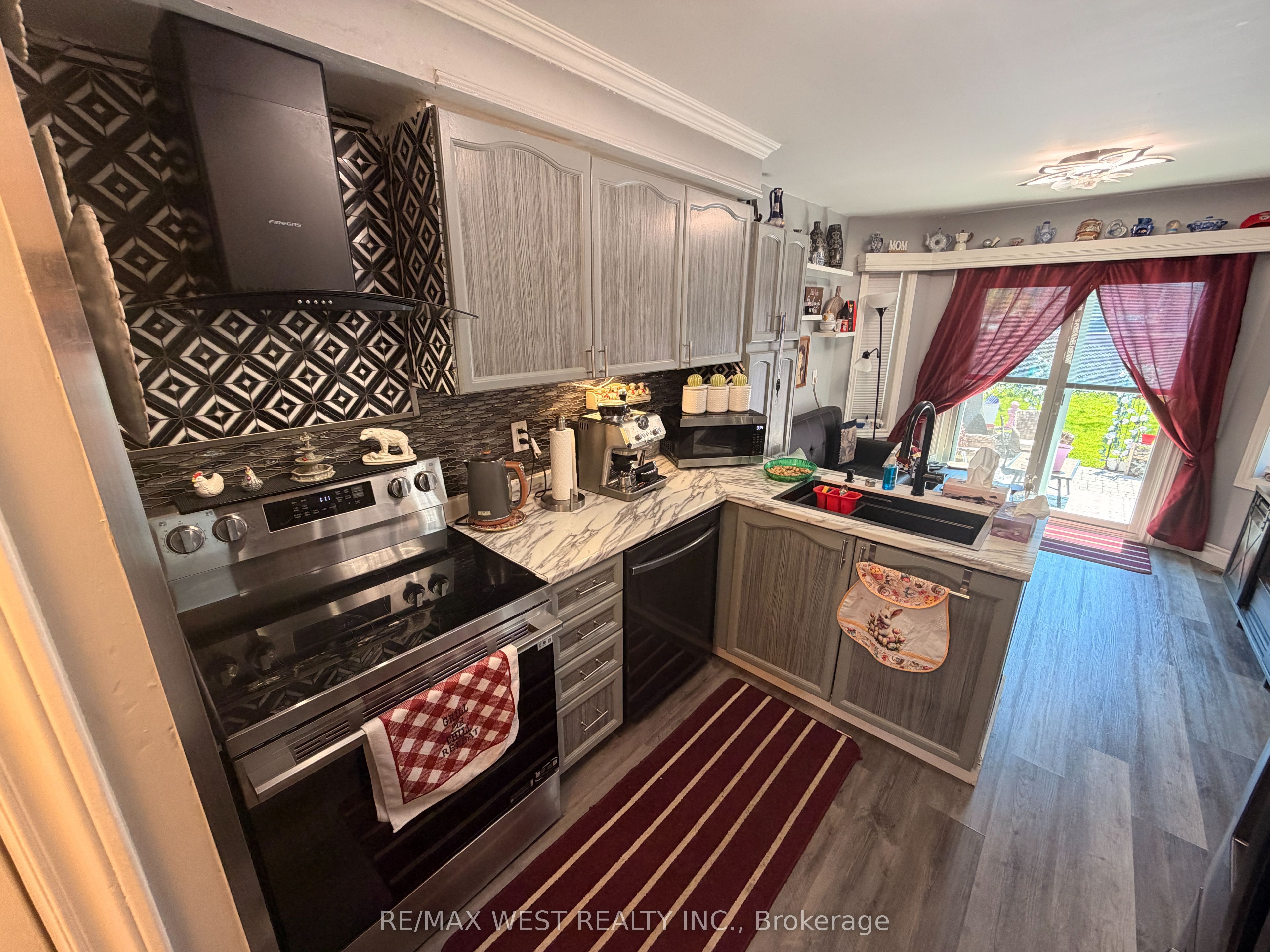 87 Athabaska Road Property Photo 6