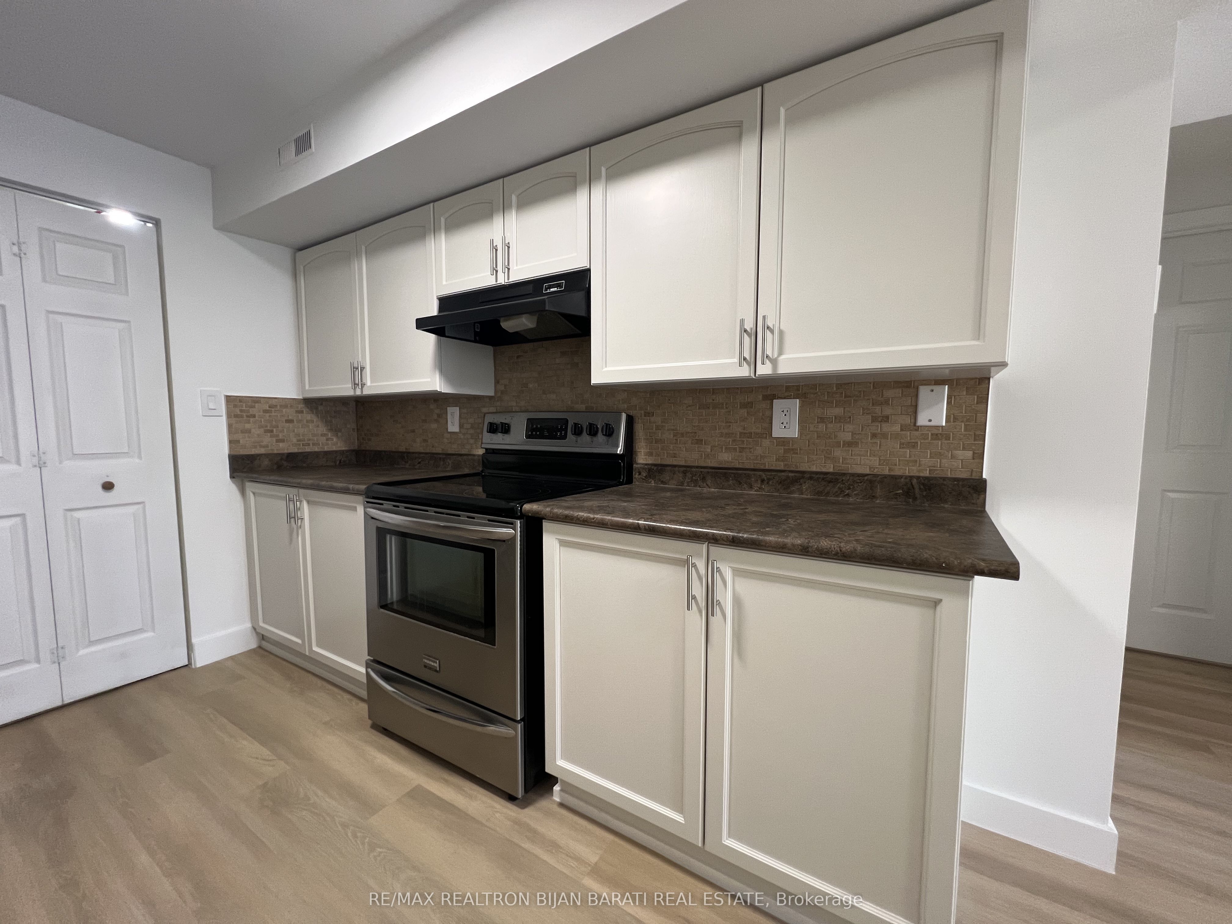 175 Stanley Street #33 Property Photo 6