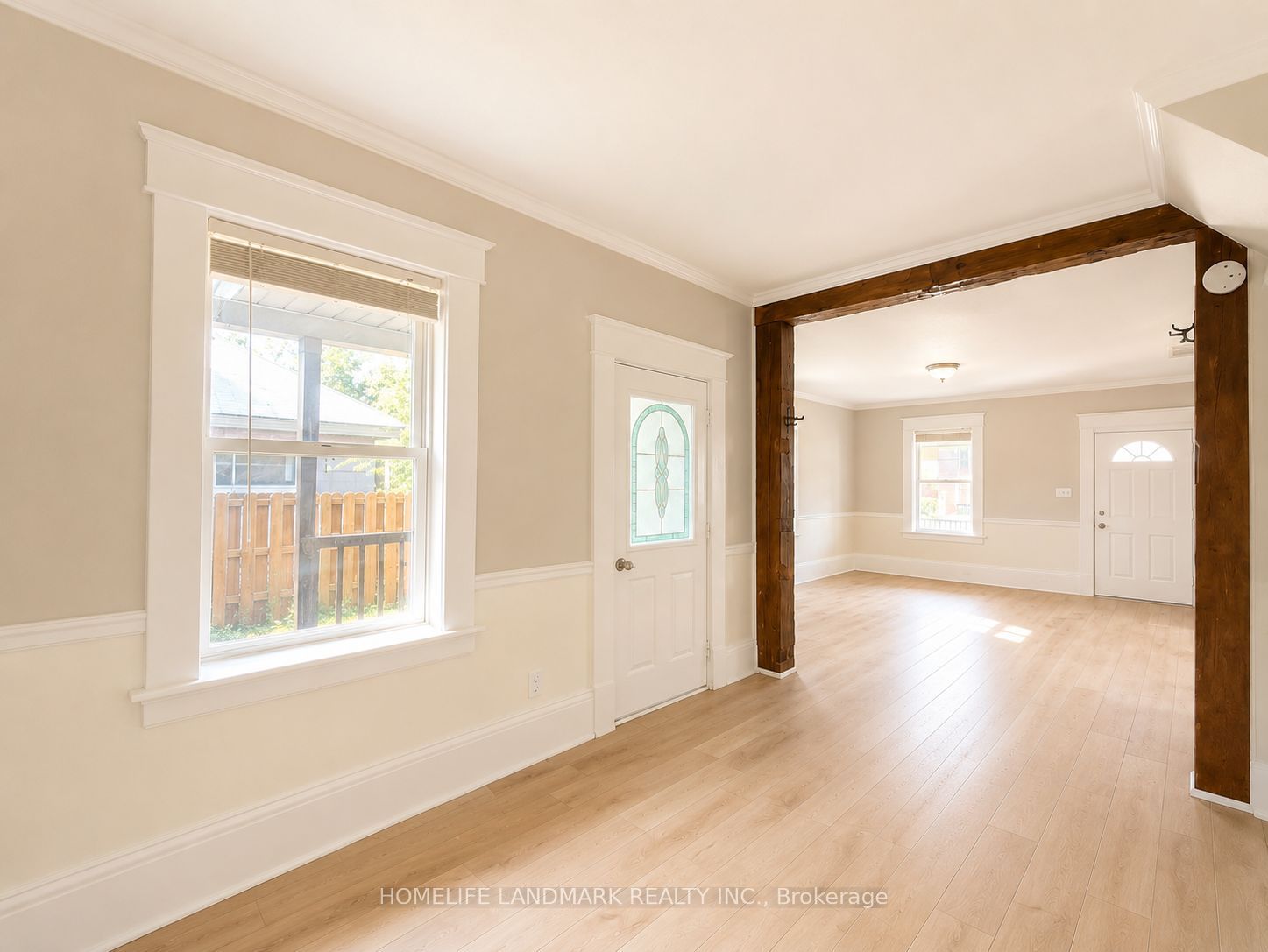 111 Penetang Street Property Photo 7