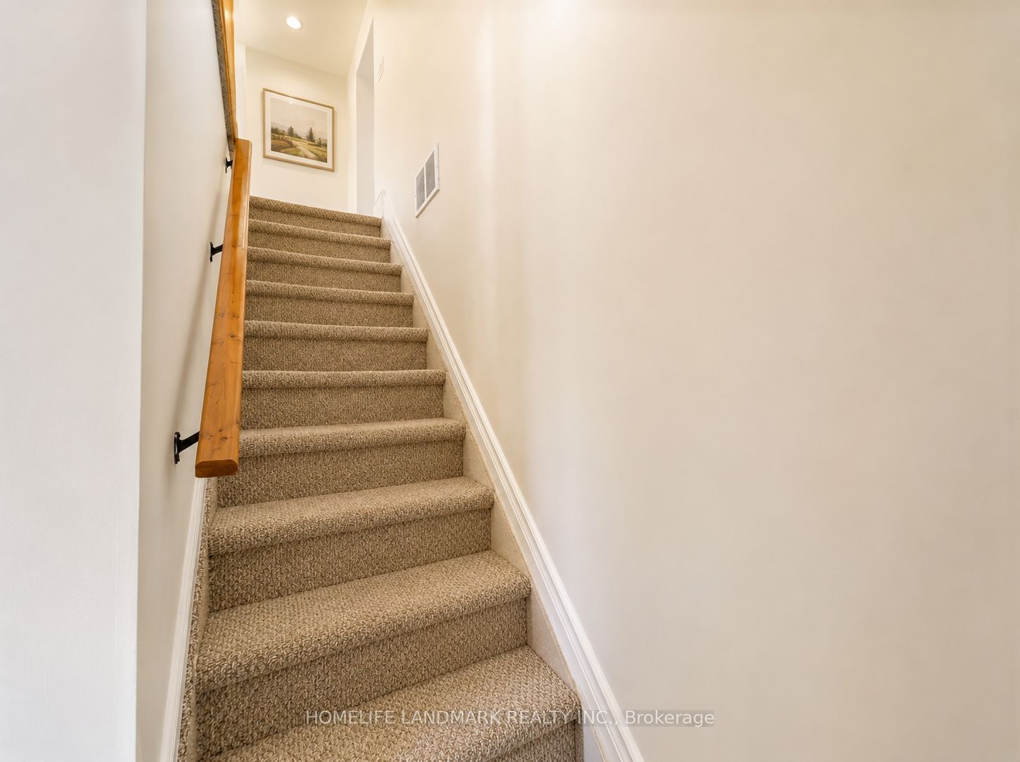 111 Penetang Street Property Photo 13