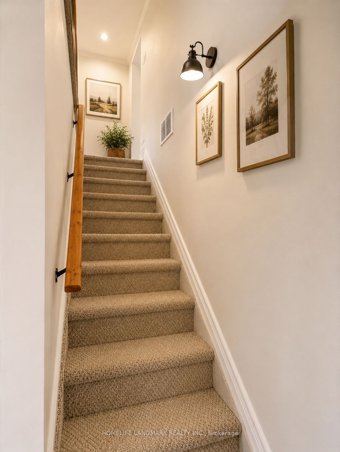 111 Penetang Street Property Photo 14