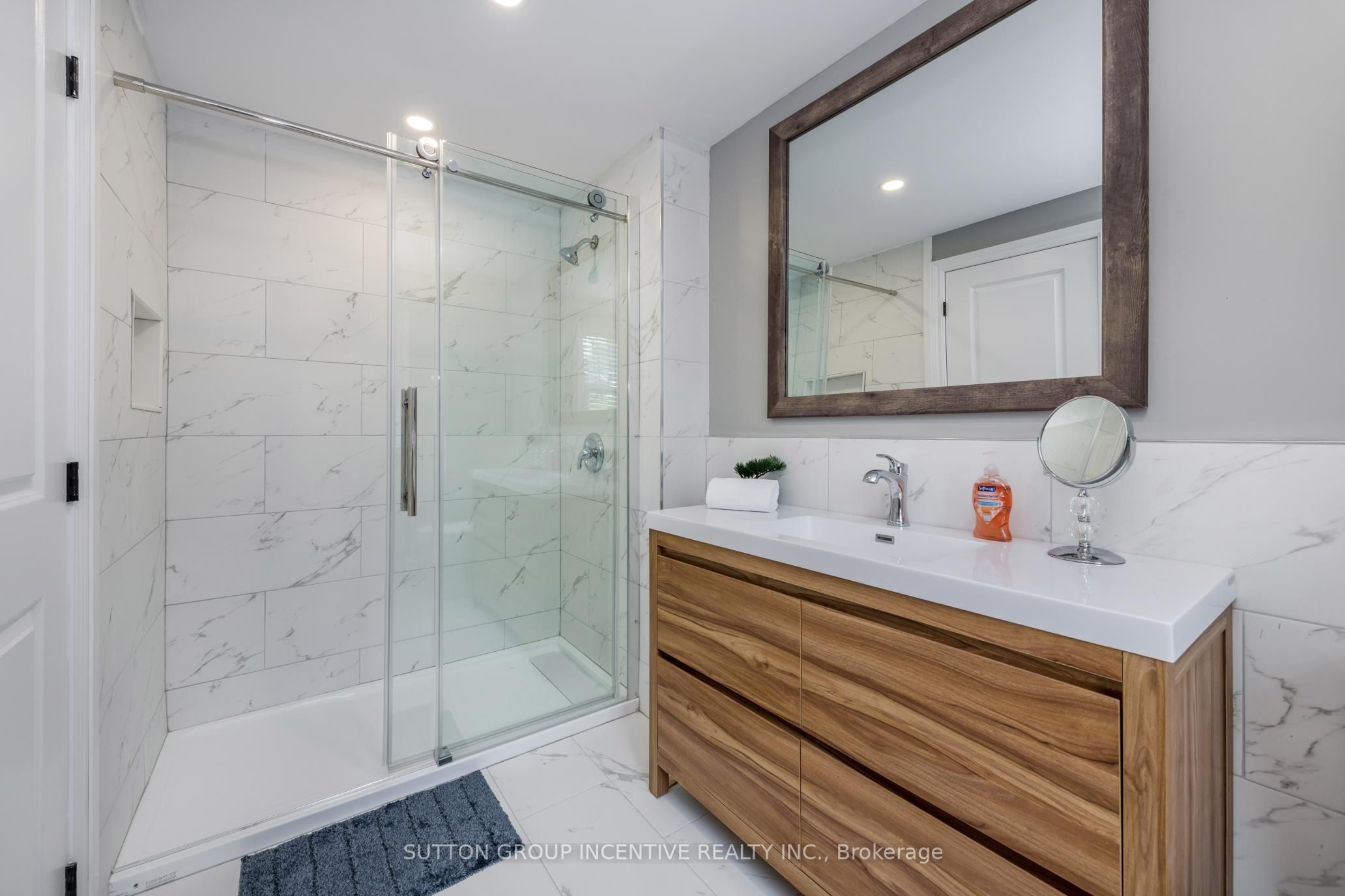48 Alfred Street Property Photo 43