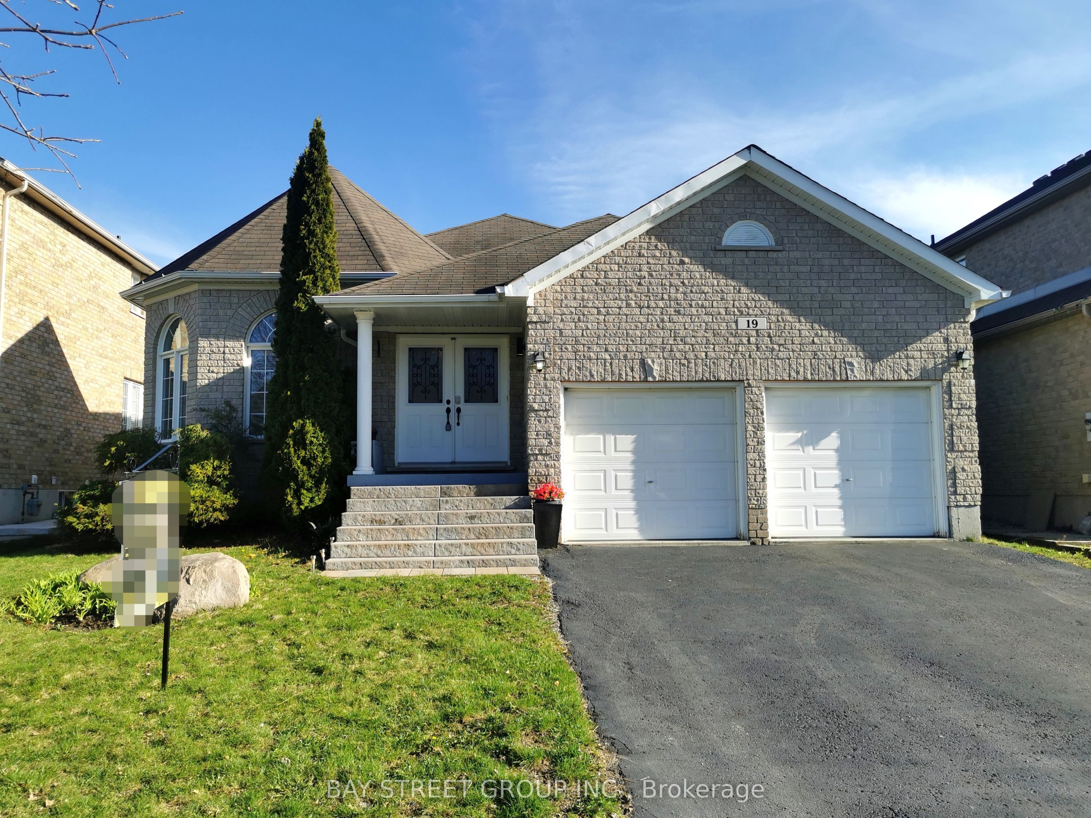 19 Falcon Crescent Property Photo 1