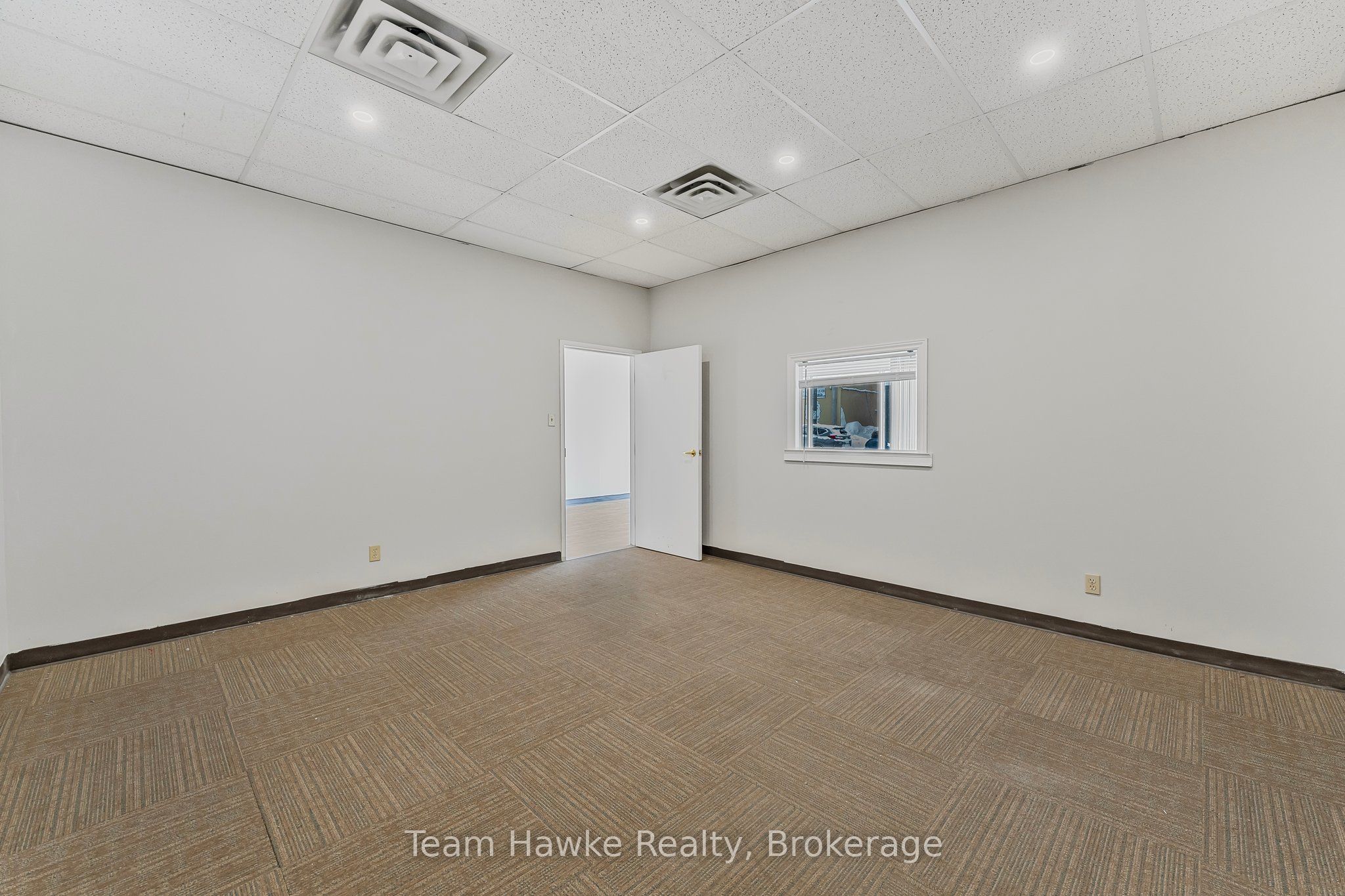 101 Main Street Property Photo 14