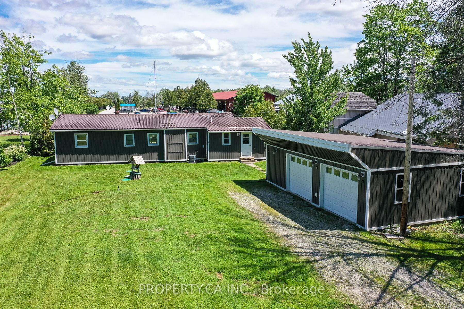 4099 Glen Cedar Drive Property Photo 2