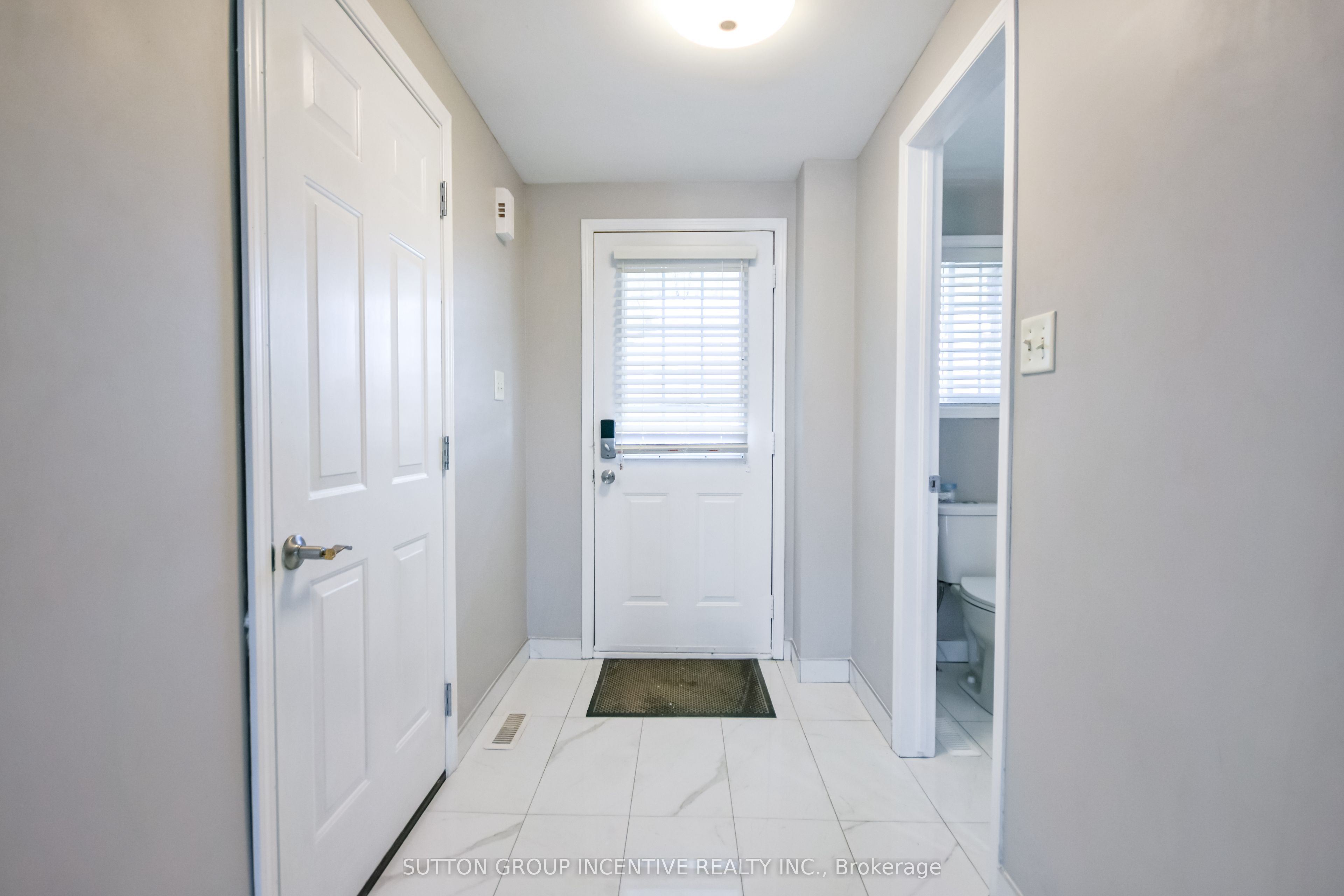 256 Dunsmore Lane Property Photo 4