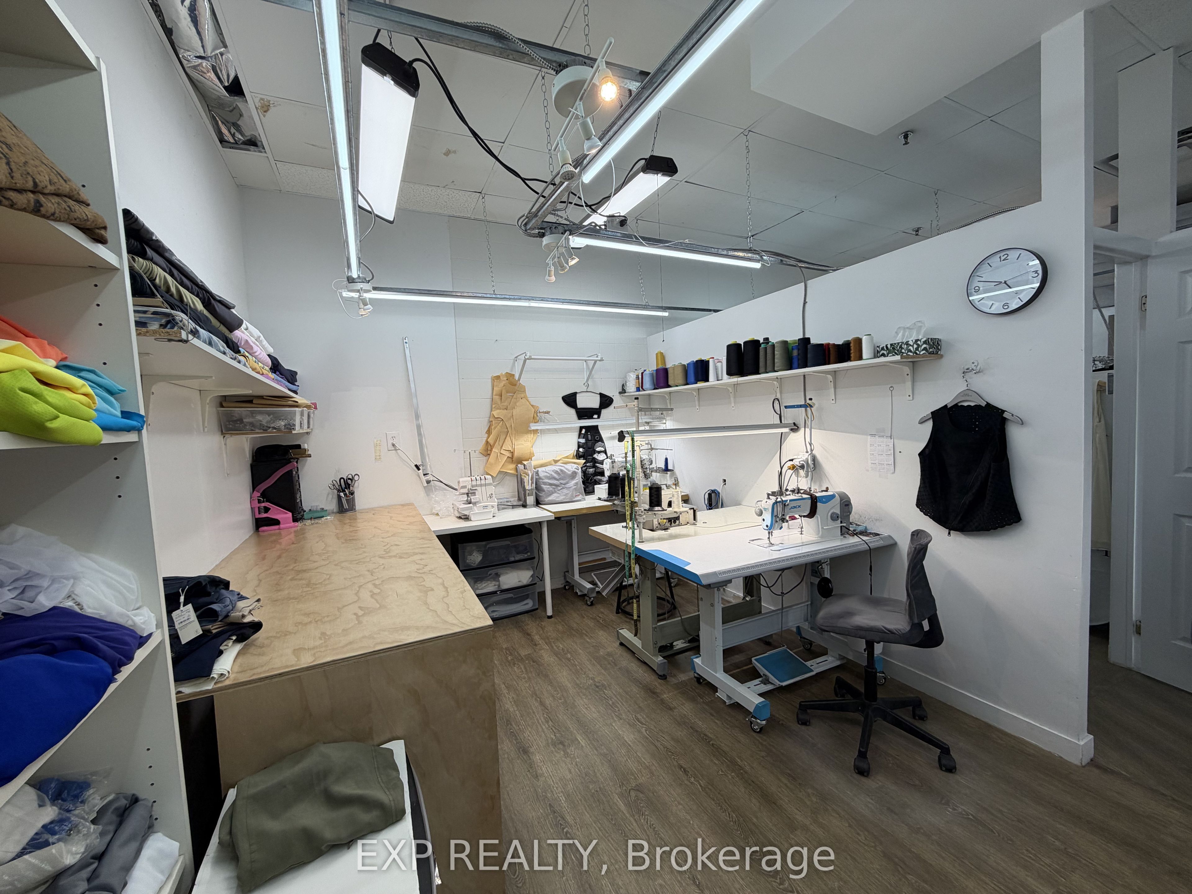 384 Yonge Street 11 Property Photo 19