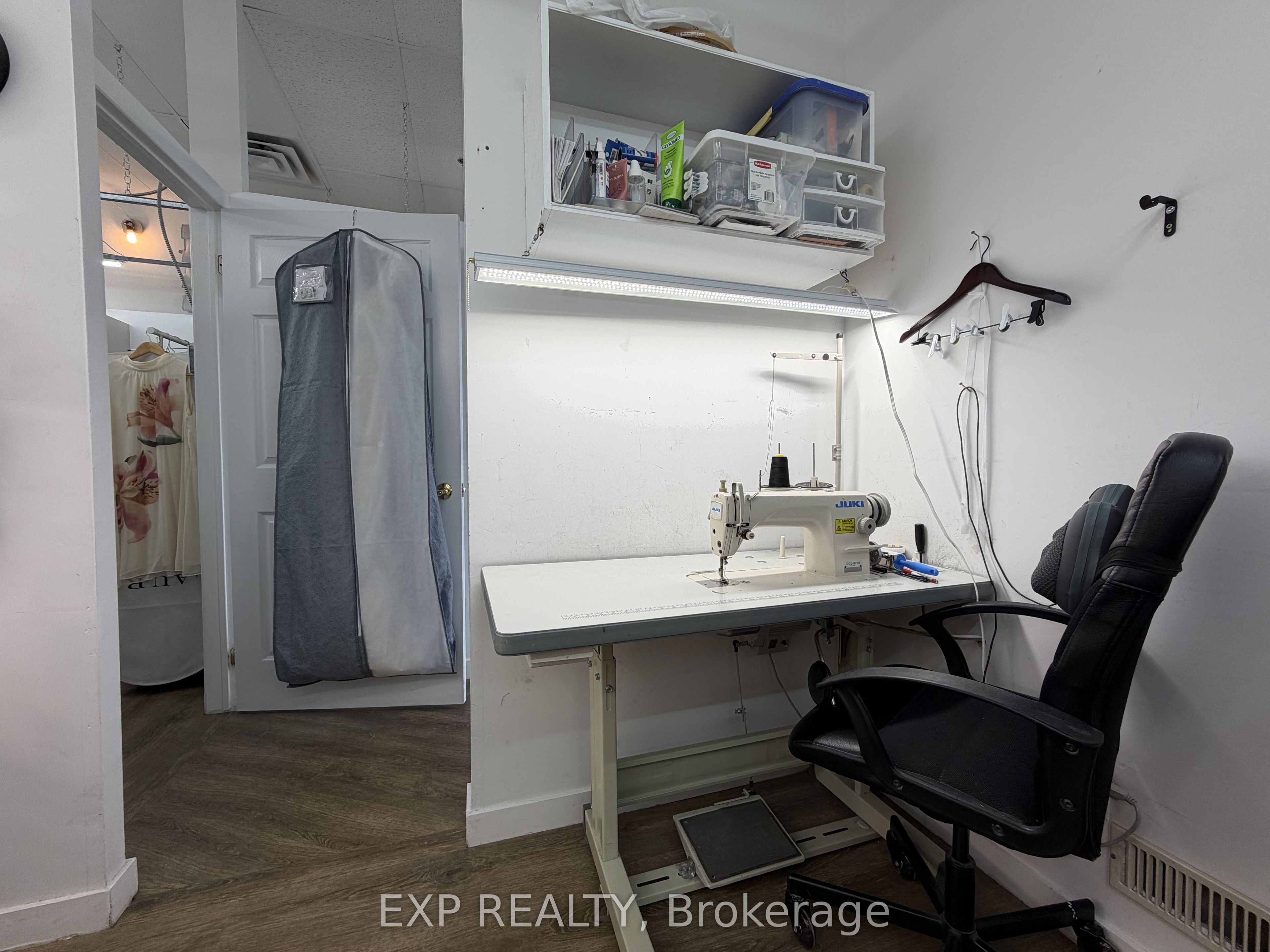 384 Yonge Street 11 Property Photo 20