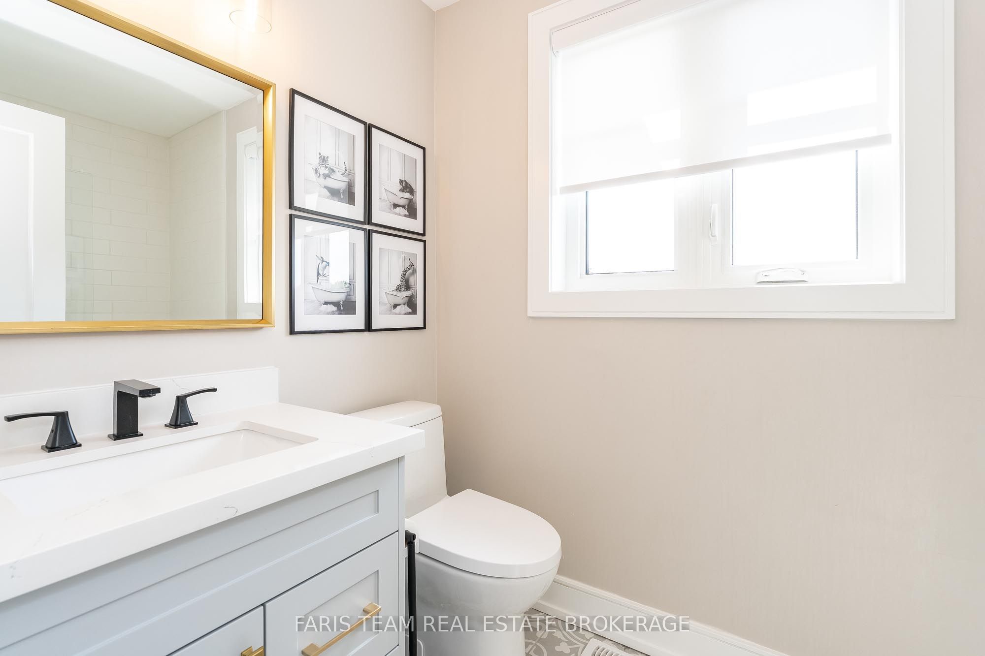 993 Whitney Crescent Property Photo 19