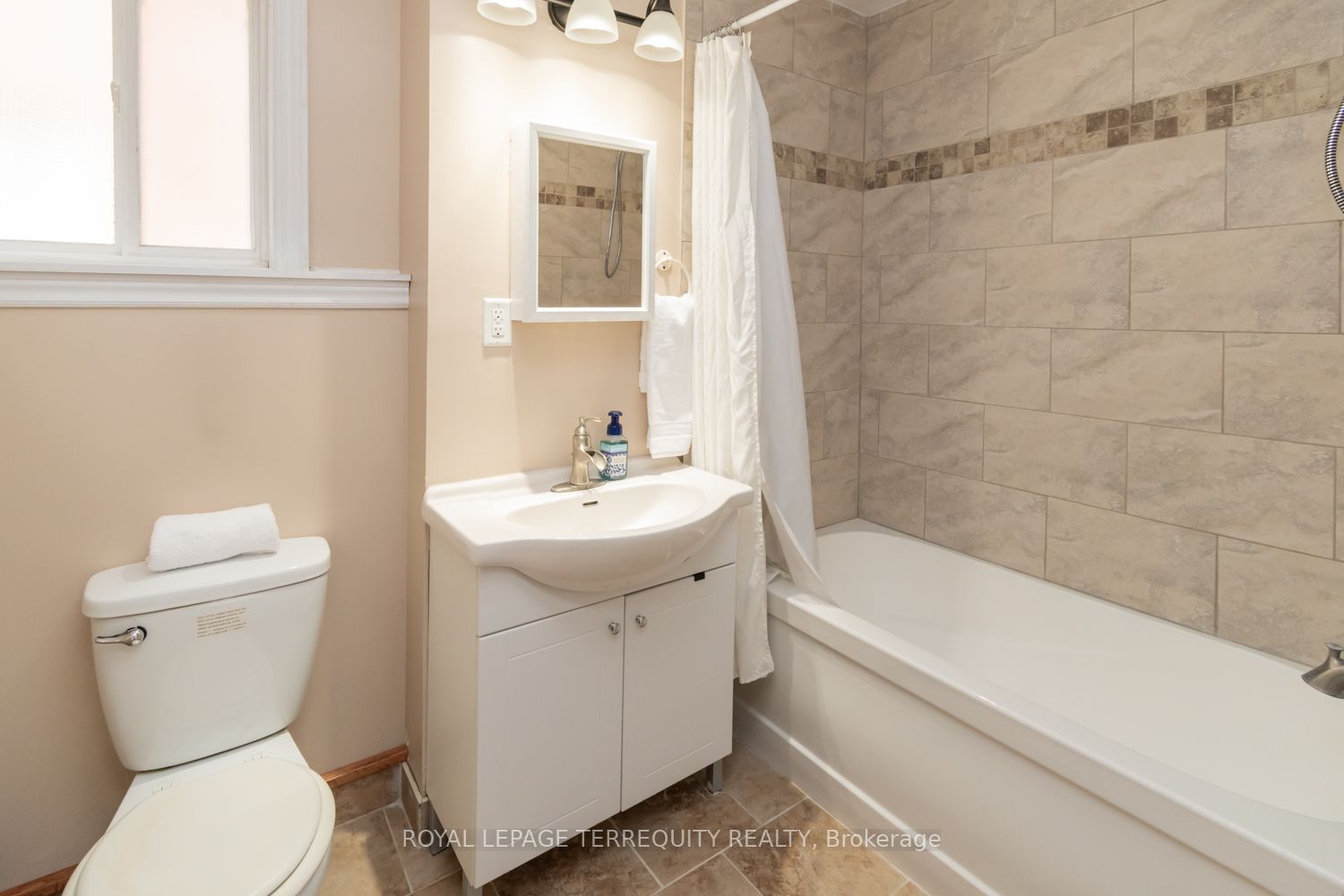 14 Hewitt Place Property Photo 28