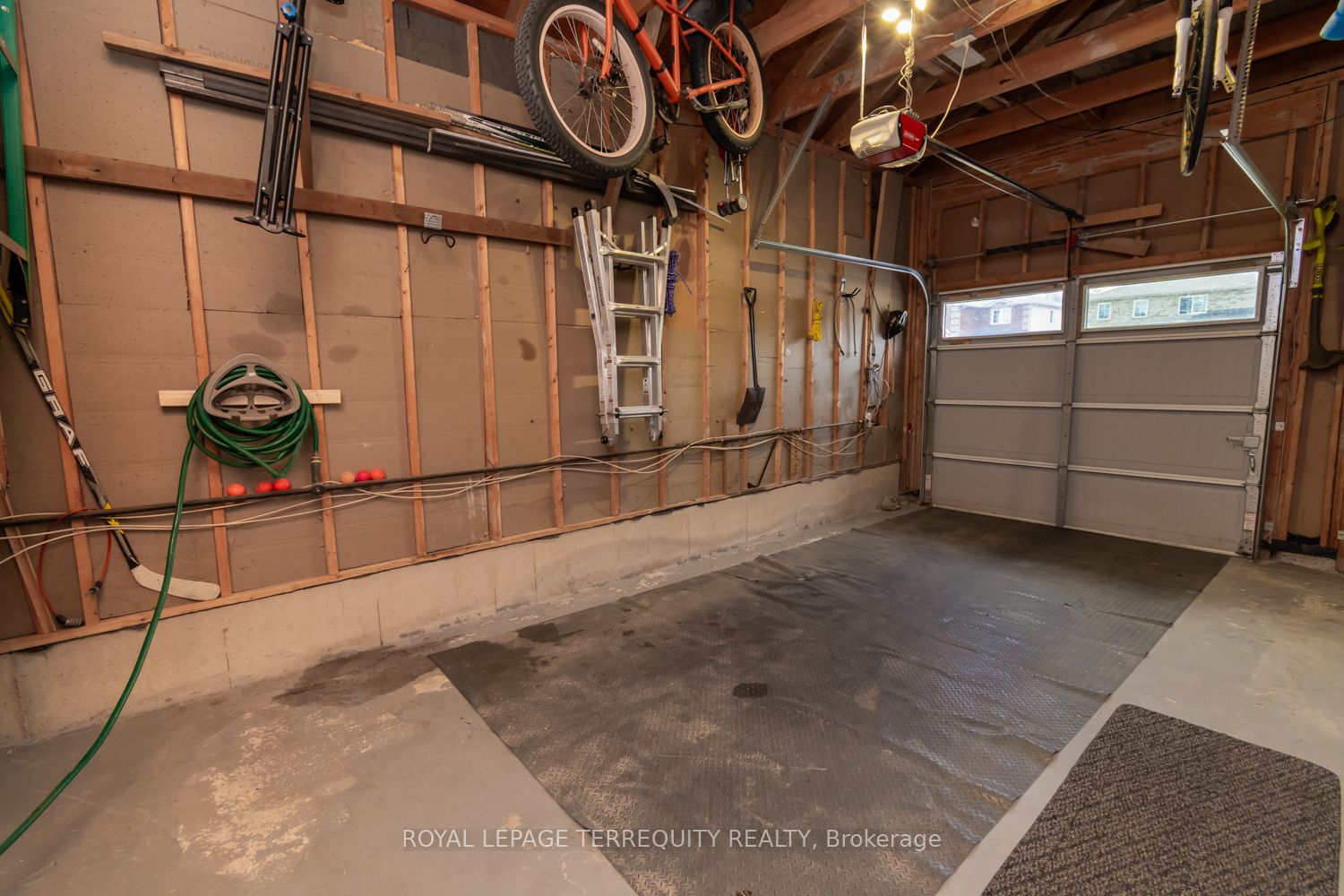 14 Hewitt Place Property Photo 32