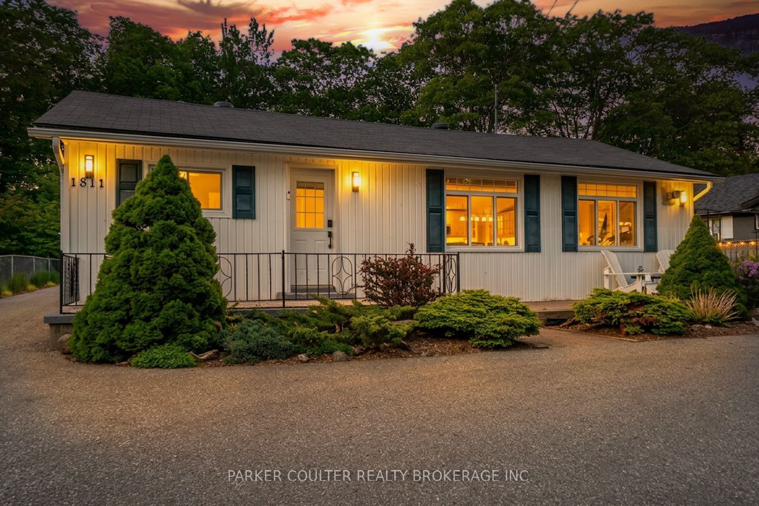 1811 Tiny Beaches Road S Property Photo 1