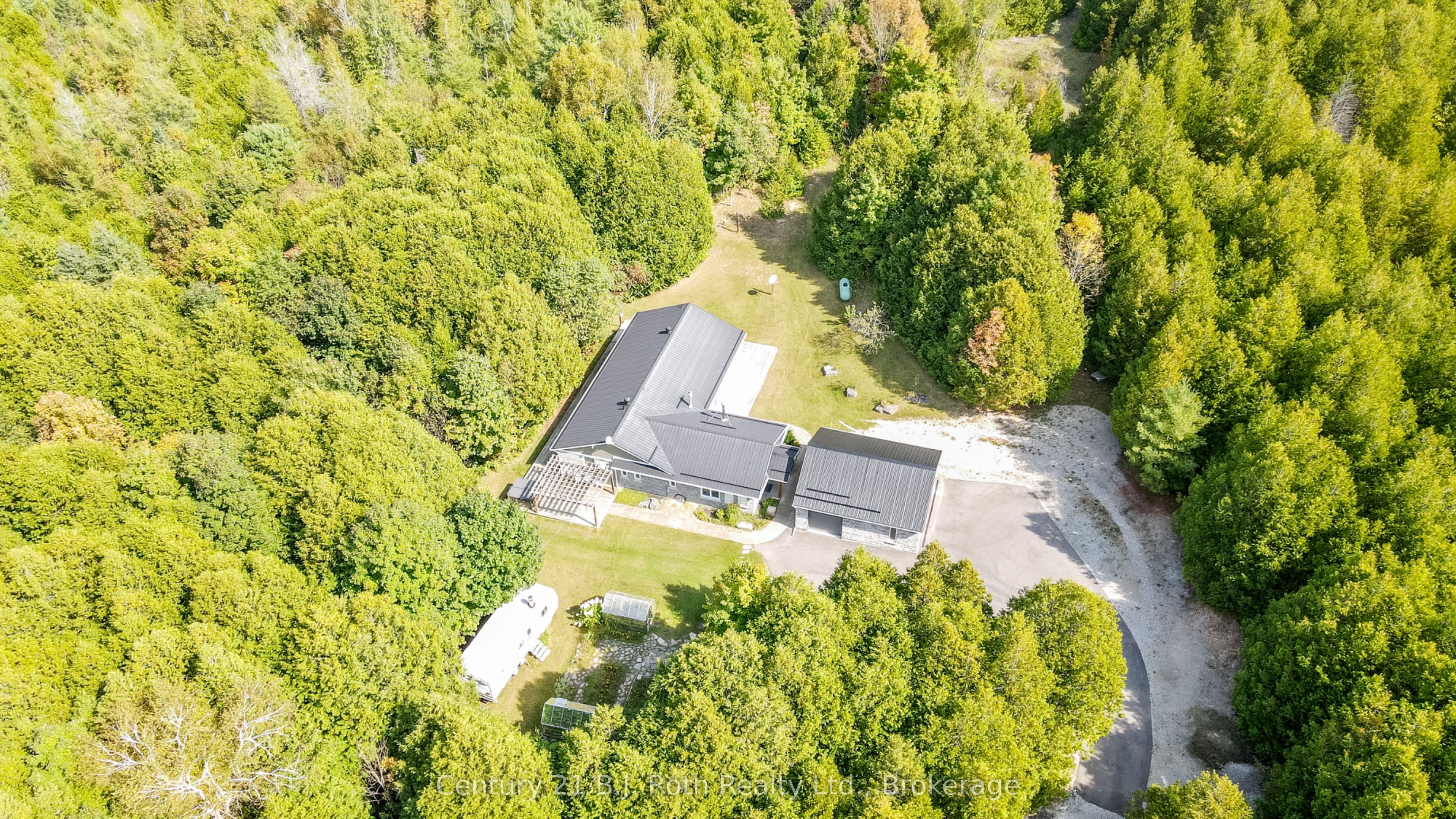 2709 Wainman Line Property Photo 1