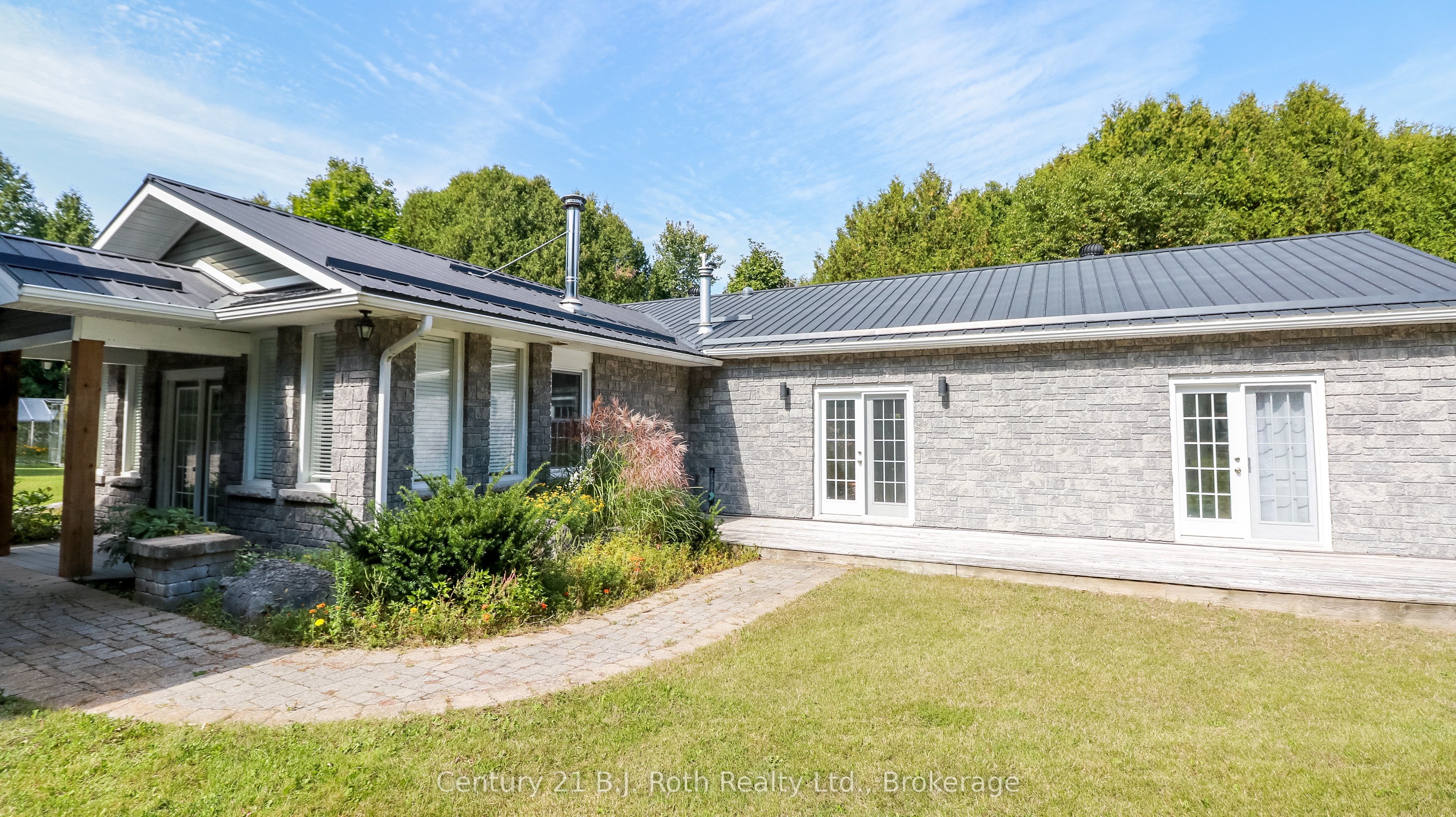 2709 Wainman Line Property Photo 5