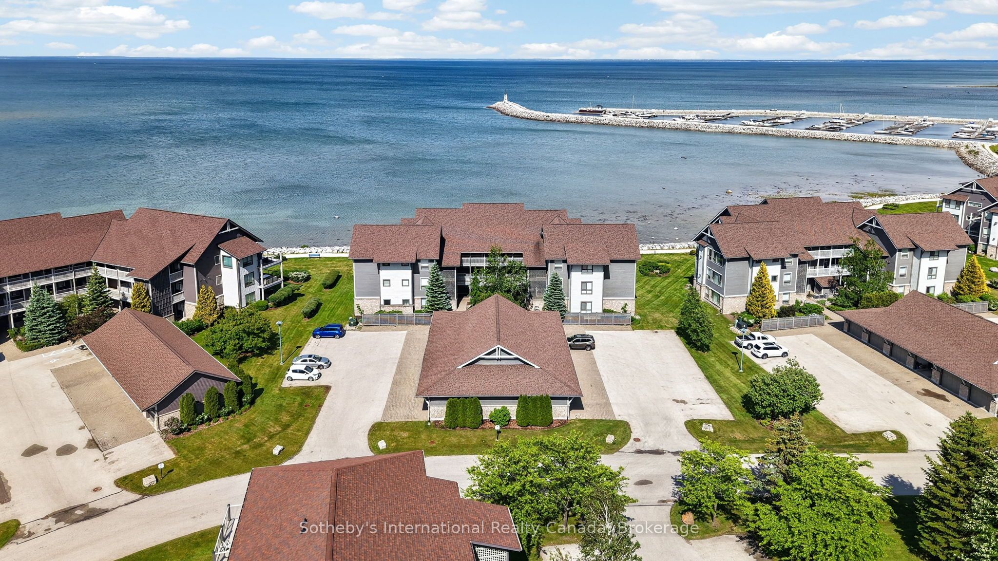 541 Mariners Way Property Photo 2