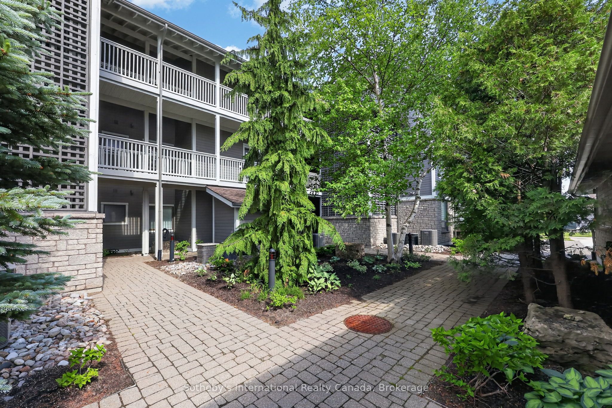 541 Mariners Way Property Photo 3