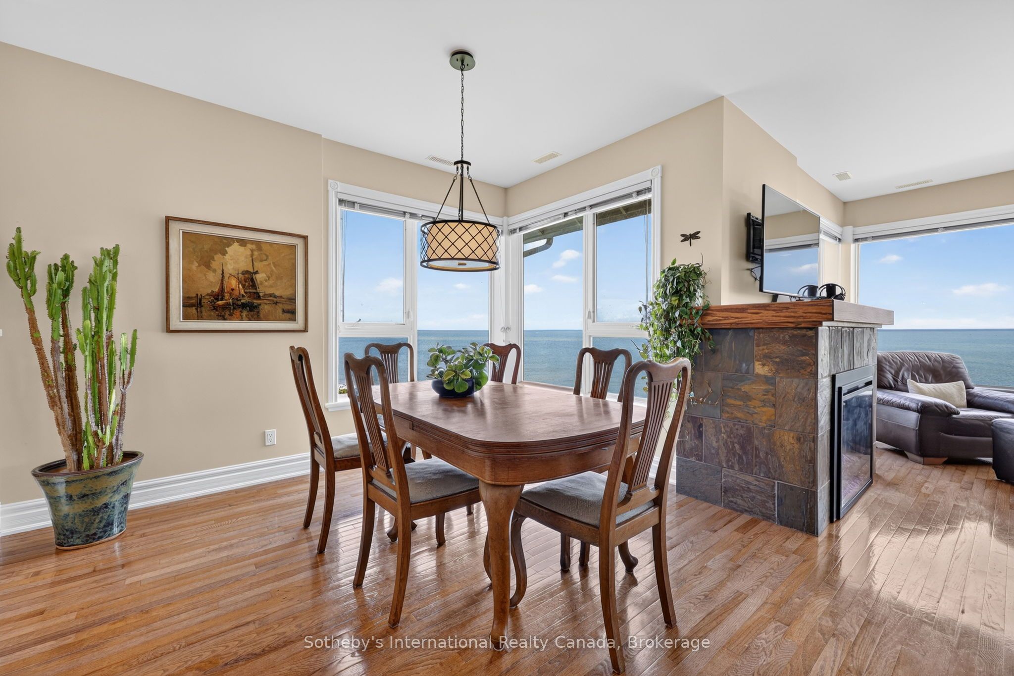 541 Mariners Way Property Photo 11