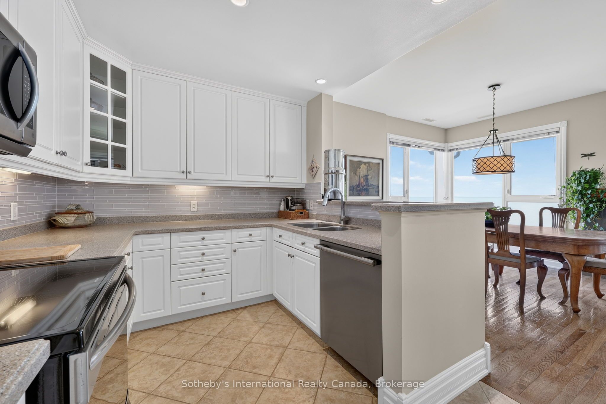 541 Mariners Way Property Photo 15