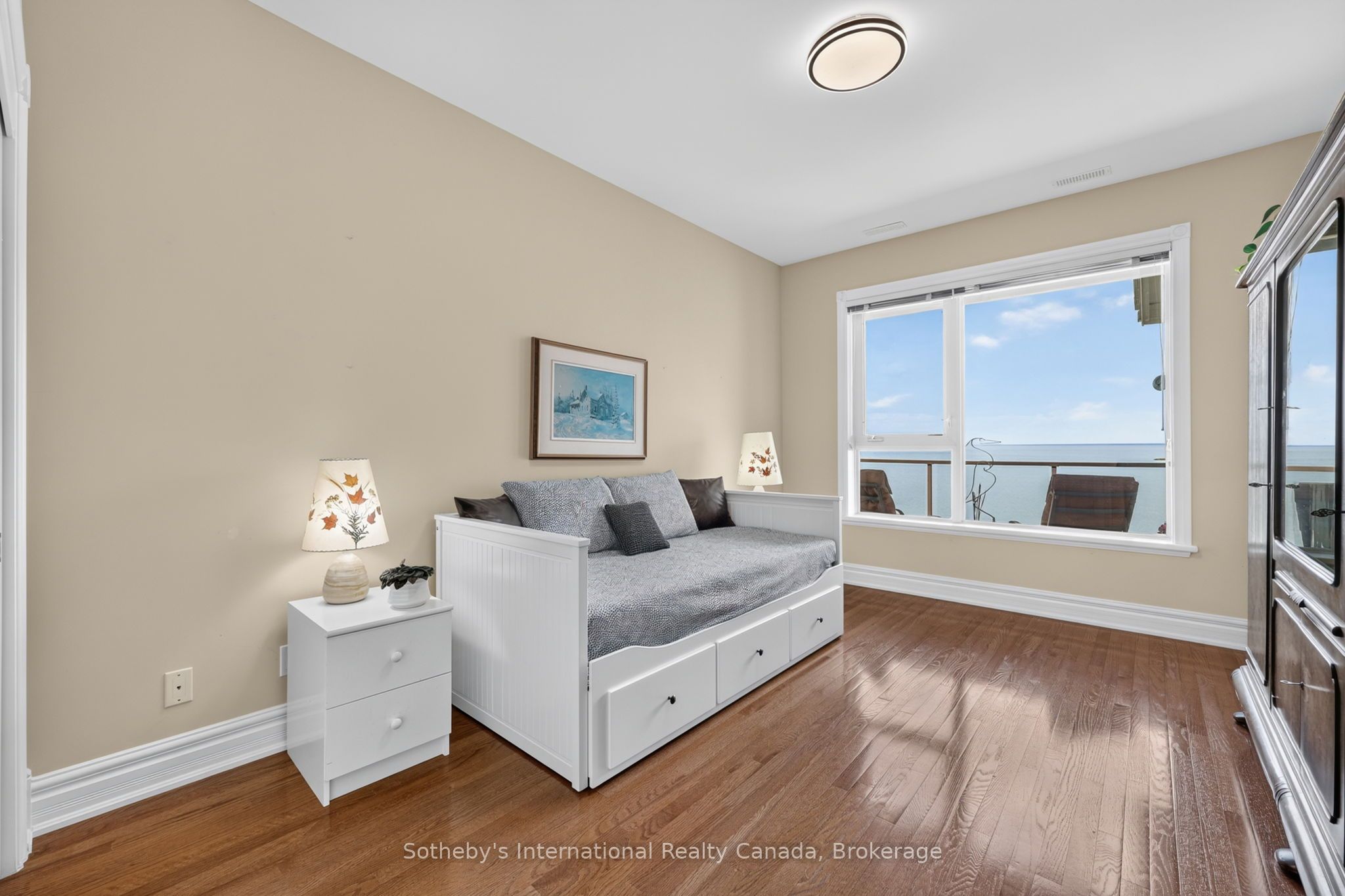 541 Mariners Way Property Photo 22