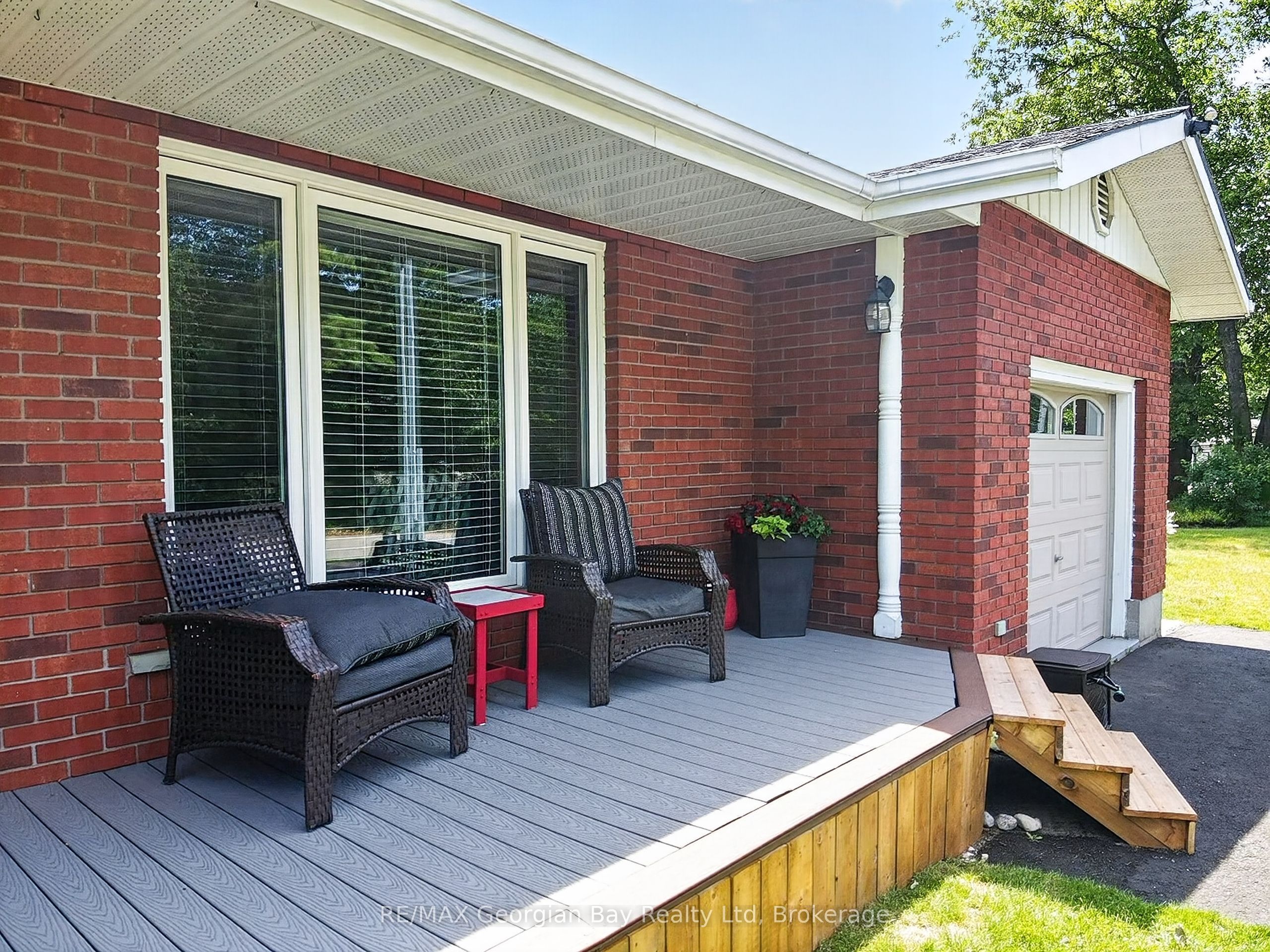71 Lorne Avenue Property Photo 2