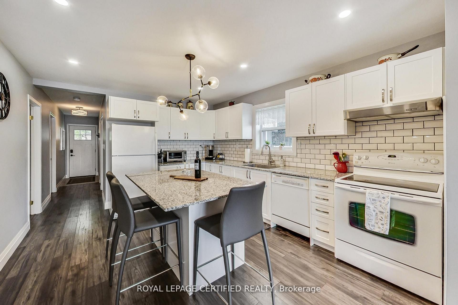 69 Olive Crescent Property Photo 13